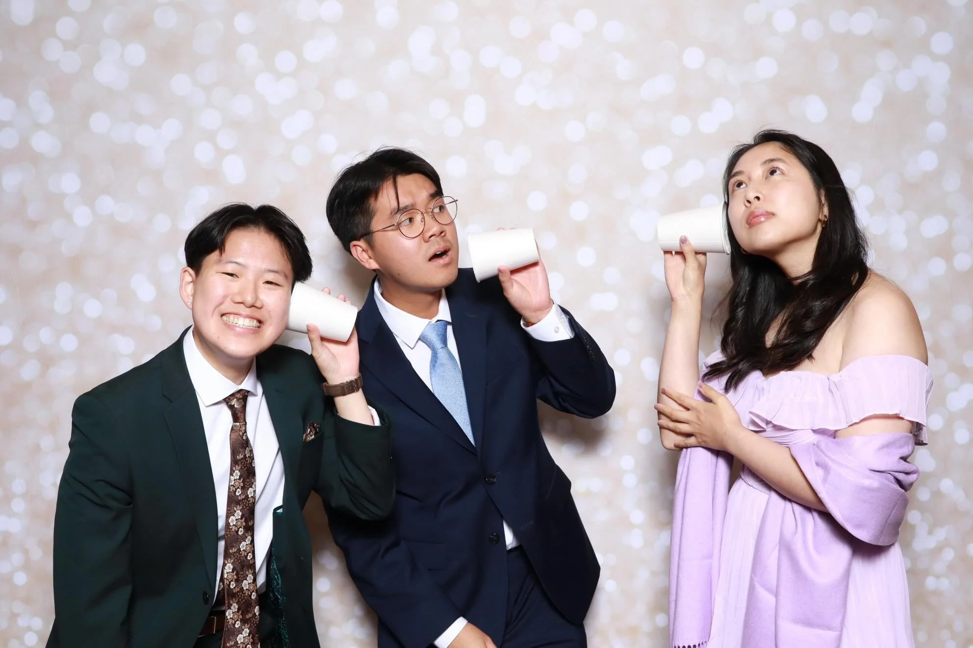Get creative with your photos. We&rsquo;re always happy to lend a hand! 🤚
.
.
.
.
.
.#winniesthebooth #pose #photobooth #seattleevents #corporateevents