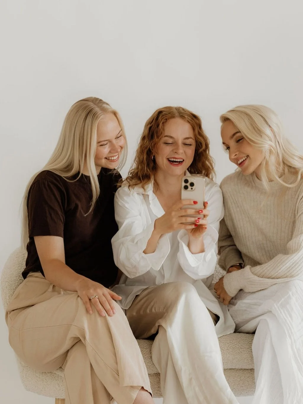 Ensi viikolla n&auml;hd&auml;&auml;n Oulun FOR YOU-h&auml;&auml;messuilla 🤎 Tule moikkaamaan, juttelemaan h&auml;&auml;videoista ja kuulemaan meid&auml;n messutarjouksista! 🎥

Odotetaan jo innolla, ett&auml; p&auml;&auml;st&auml;&auml;n tapaamaan t