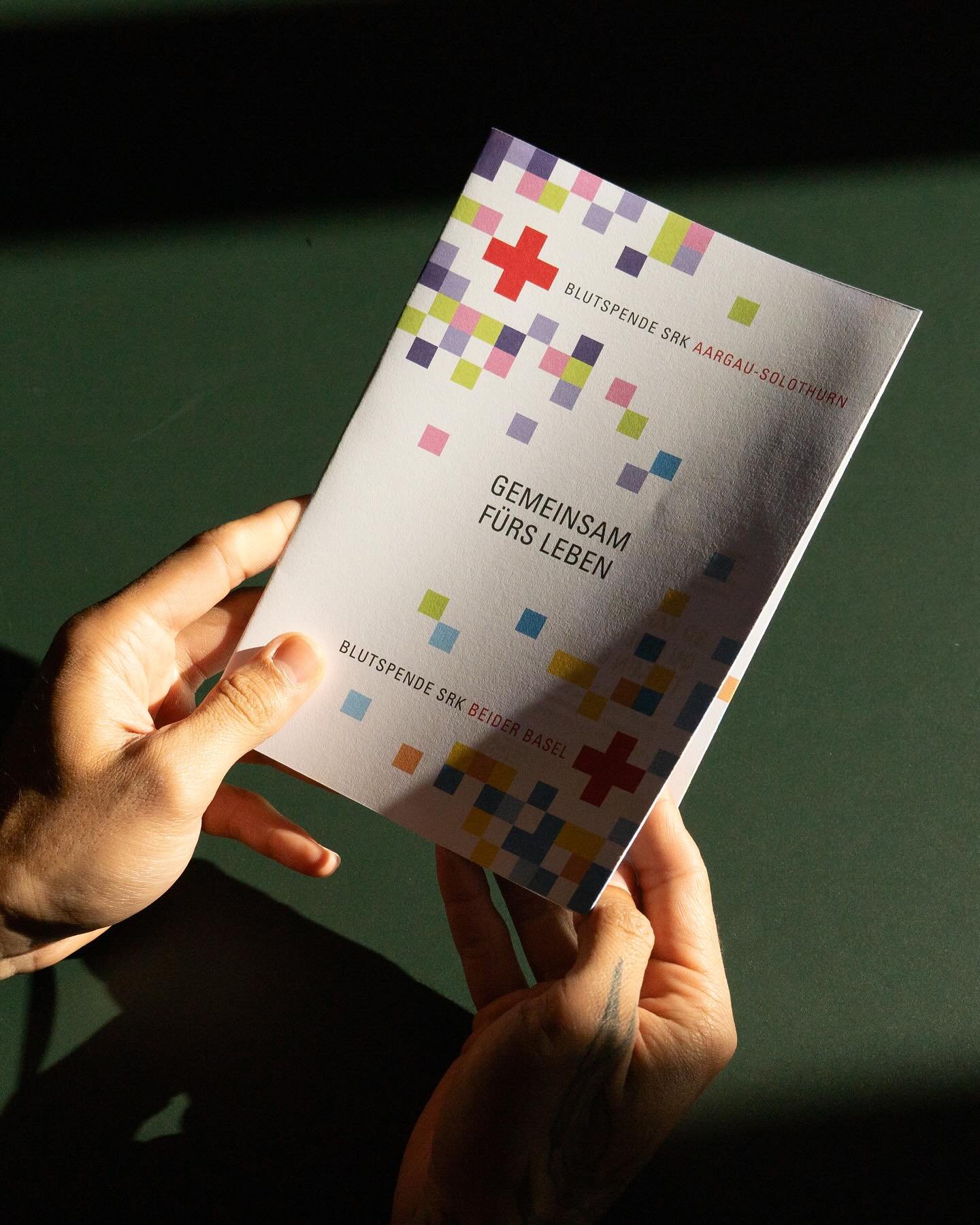 Gemeinsam f&uuml;r die Fusion: Wir durften die Blutspende beider Basel und die Blutspende Aargau-Solothurn bei der Kommunikation ihrer Fusion zur @blutspende_nordwestschweiz tatkr&auml;ftig begleiten. Zum Beispiel in Form dieses Info-Mailings, das in