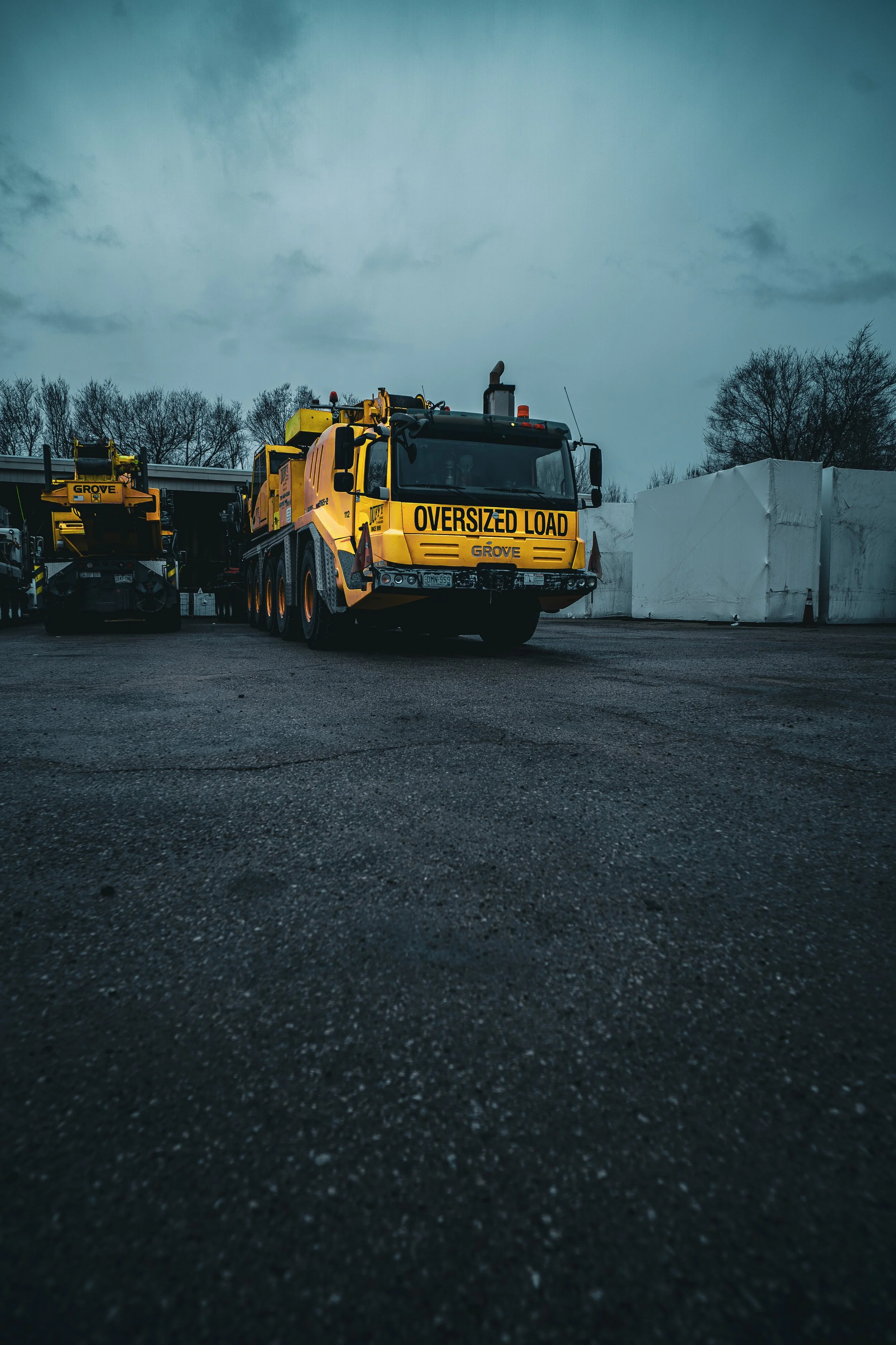 Crane Service - GMK-5165 Low ground close up