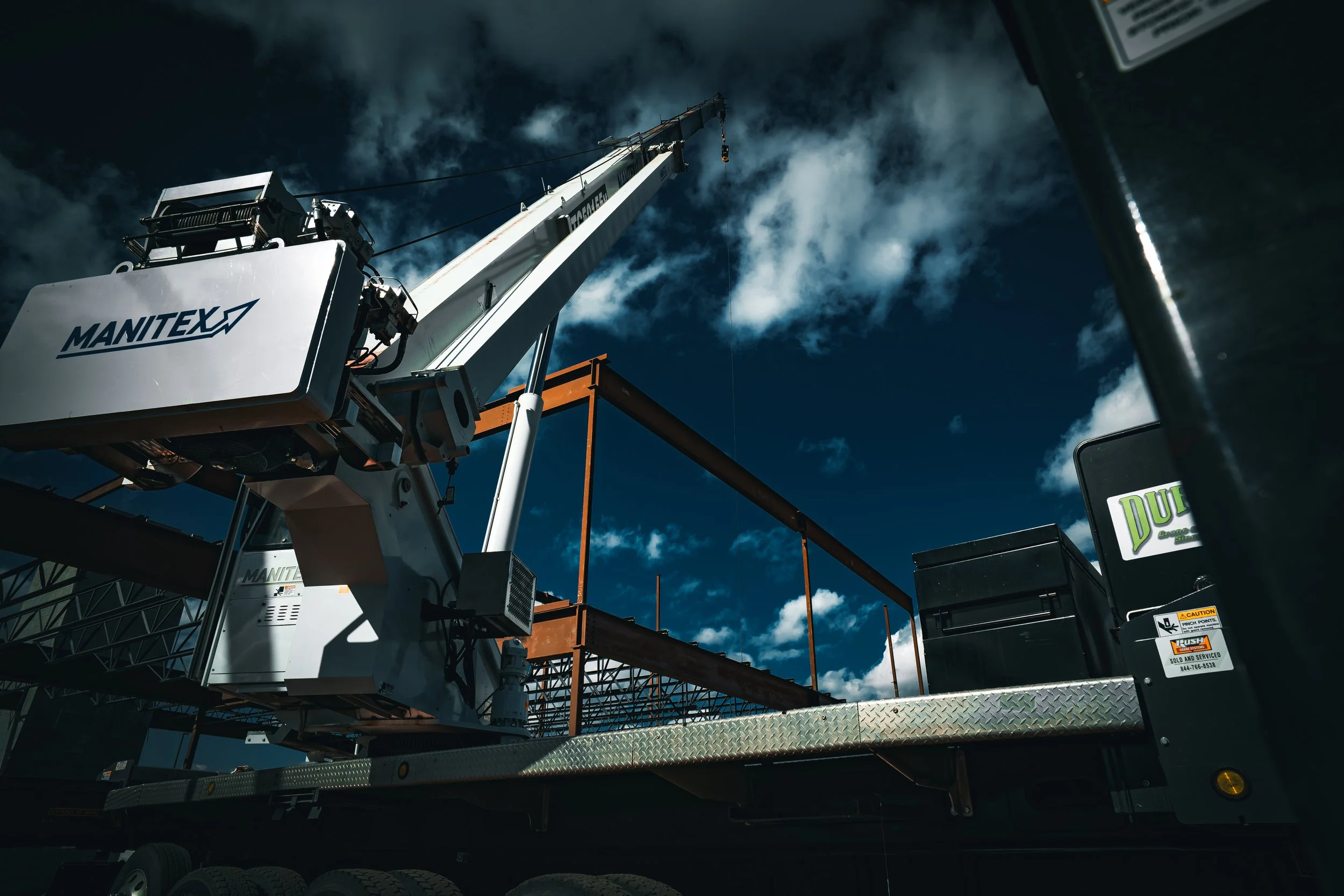 Crane Service - 185 Low angle