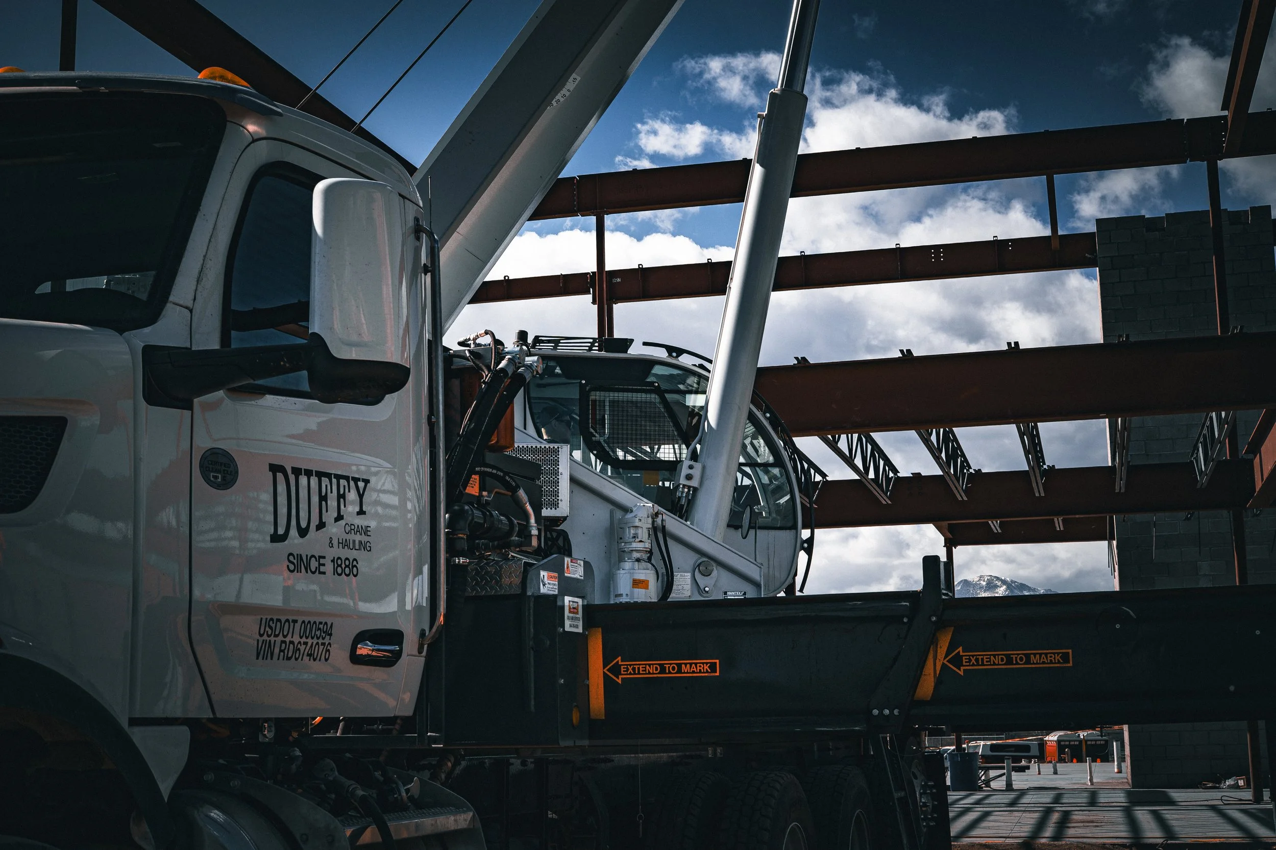 Crane Service - 185 ab Close Up