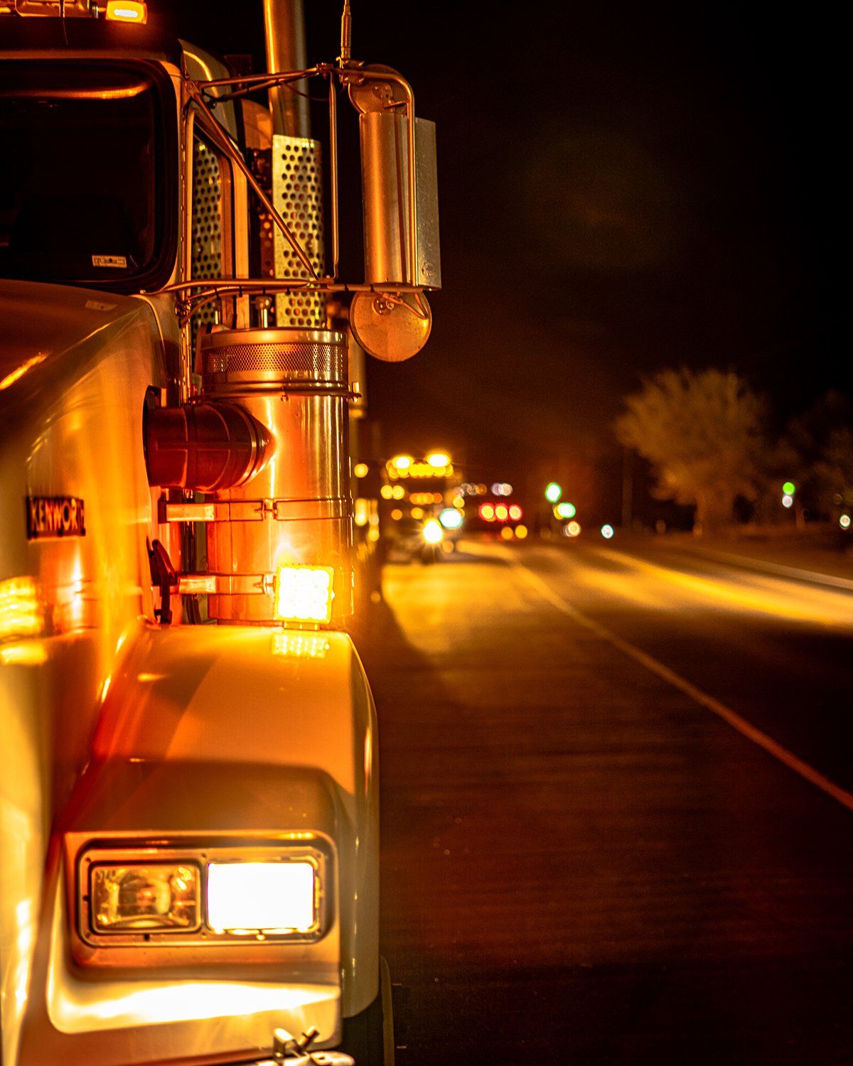 Trucking - 386 Night close up 