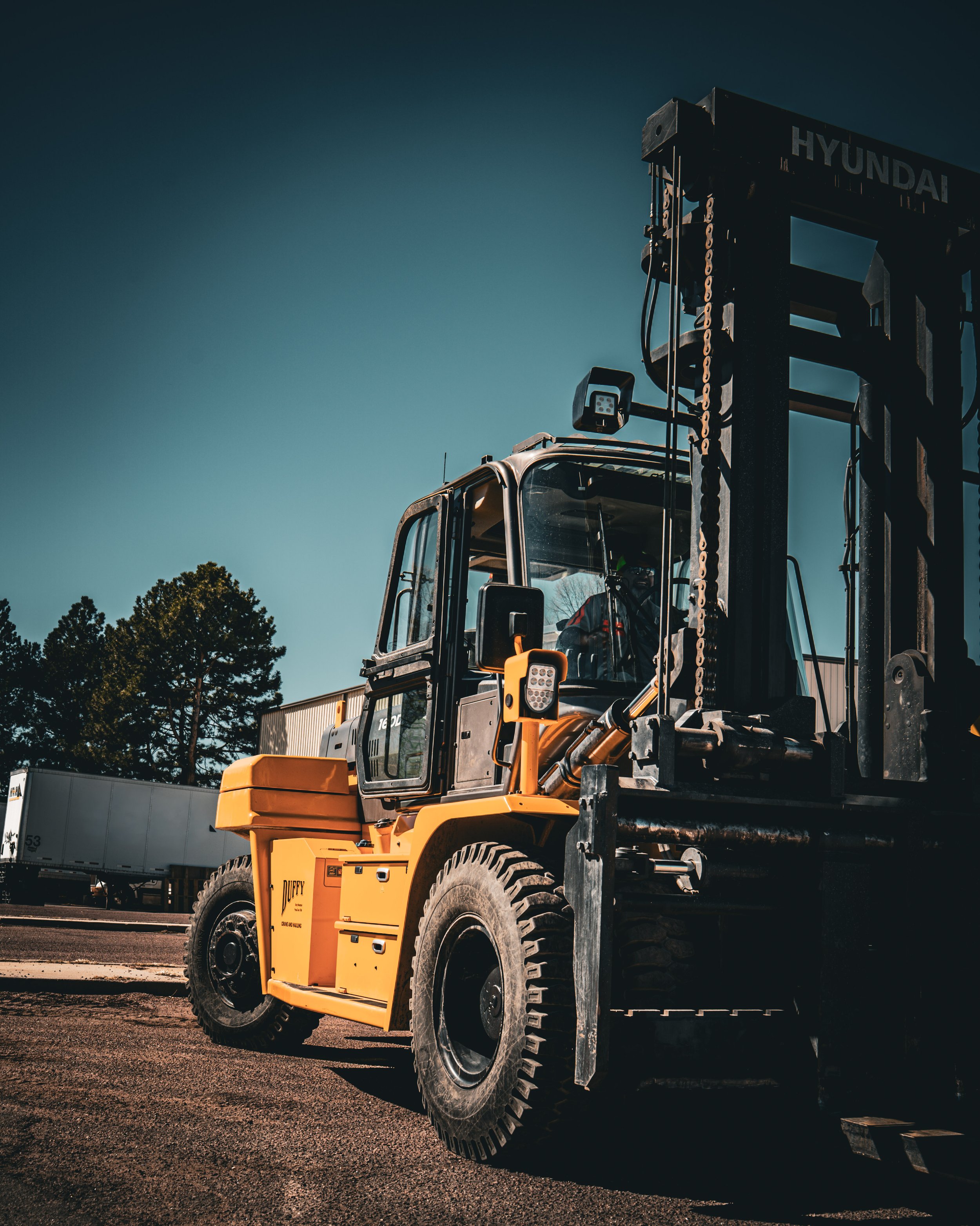 Rigging &amp; Machinery Moving - 36k side shot