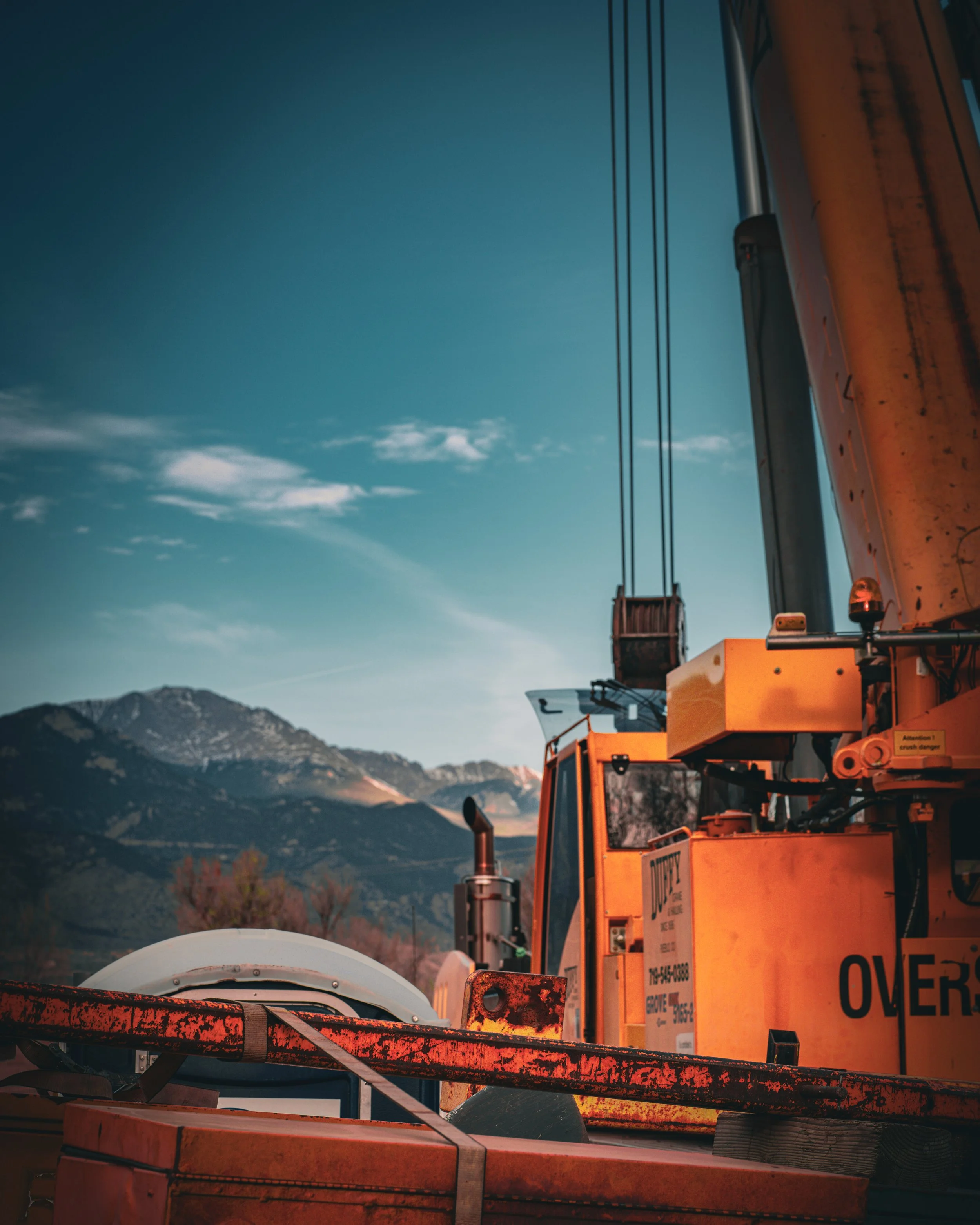 Crane Service - Gmk 5165 Mountain view