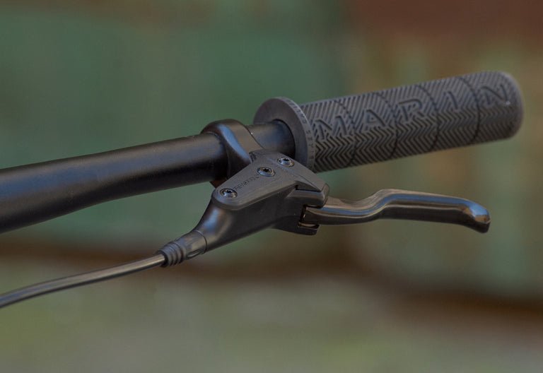 2022_MARIN_MUIRWOODS_BRAKE_LEVER_GRIP.jpg