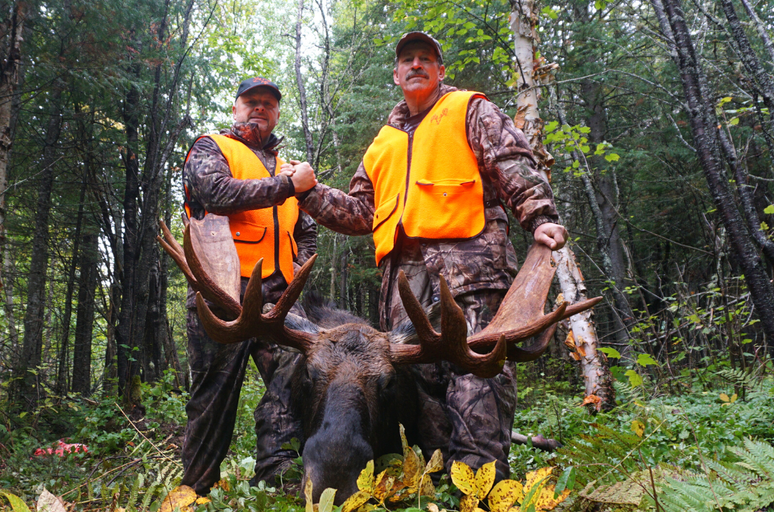 Charles Dorris - Guide de chasse à l'orignal