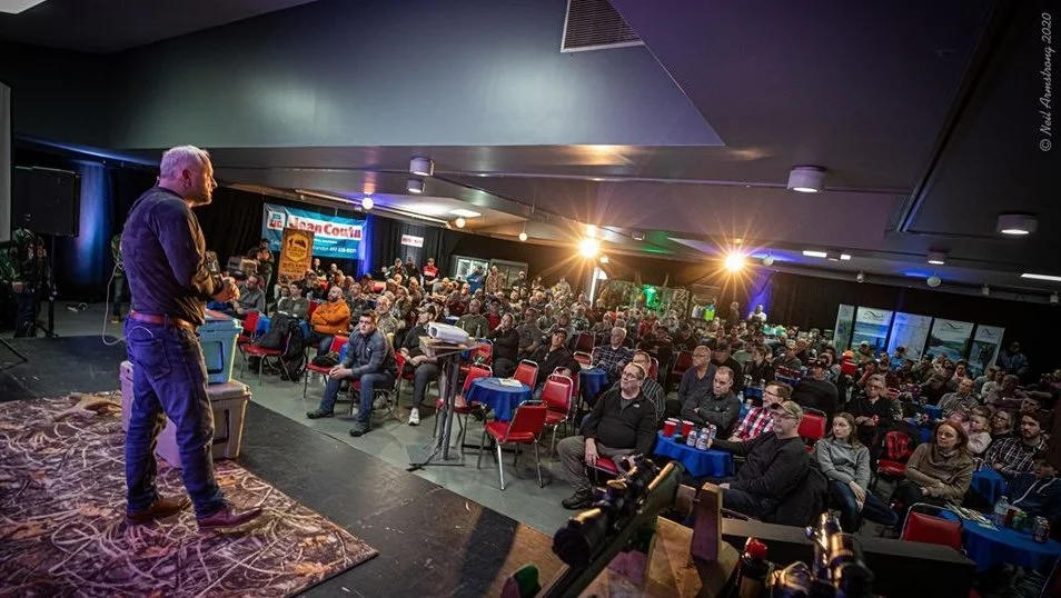 Formation en salle de chasse - Charles Dorris