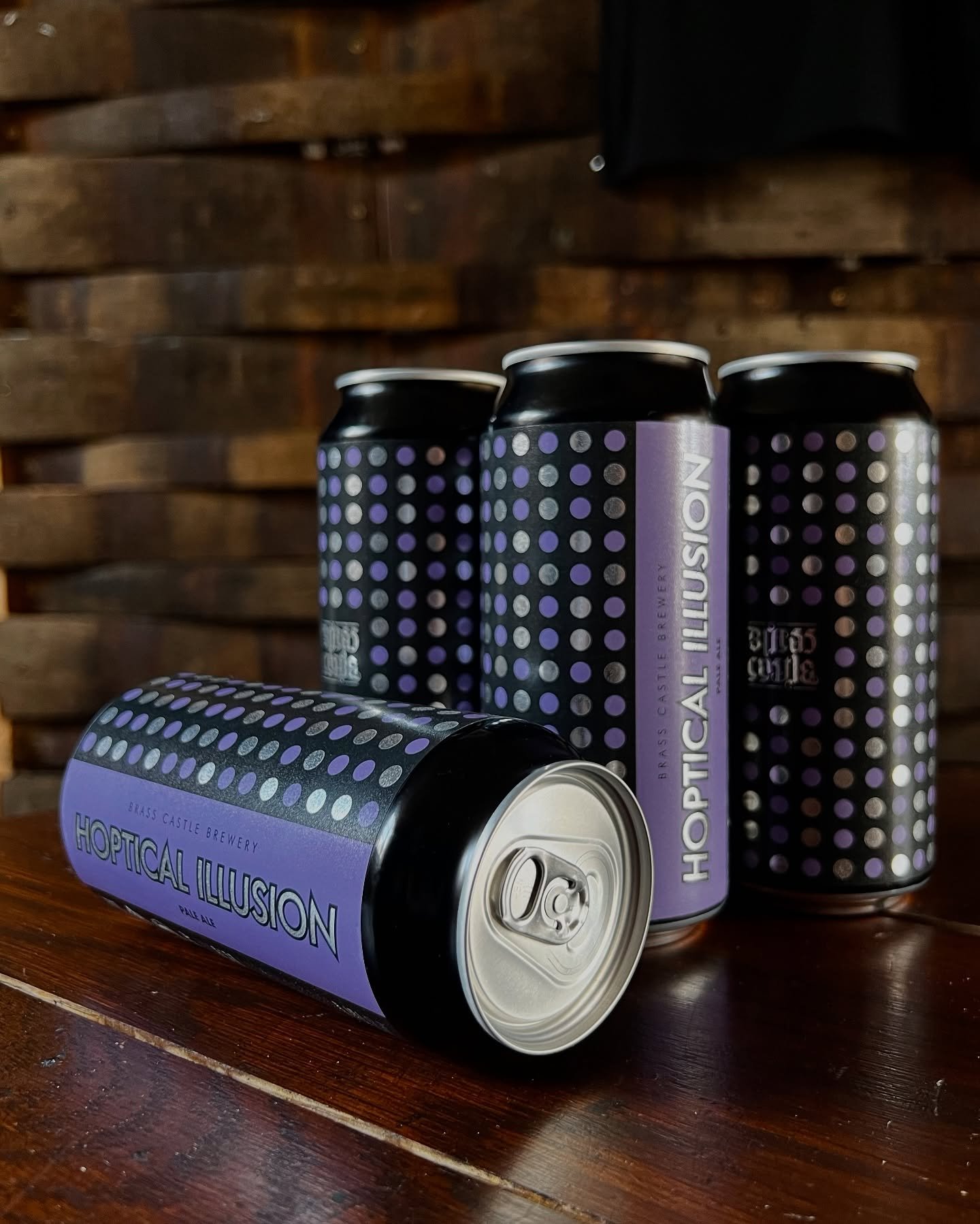 ✨HOPTICAL ILLUSION 4.3% PALE ALE✨

This pale ale boasts flavours of intense grapefruit and citrus from a generous helping of Citra and Comet hops. Easy drinking and refreshing - a great choice for a mid-week beer. 

Vegan. Gluten-Free. 

#modernyorks