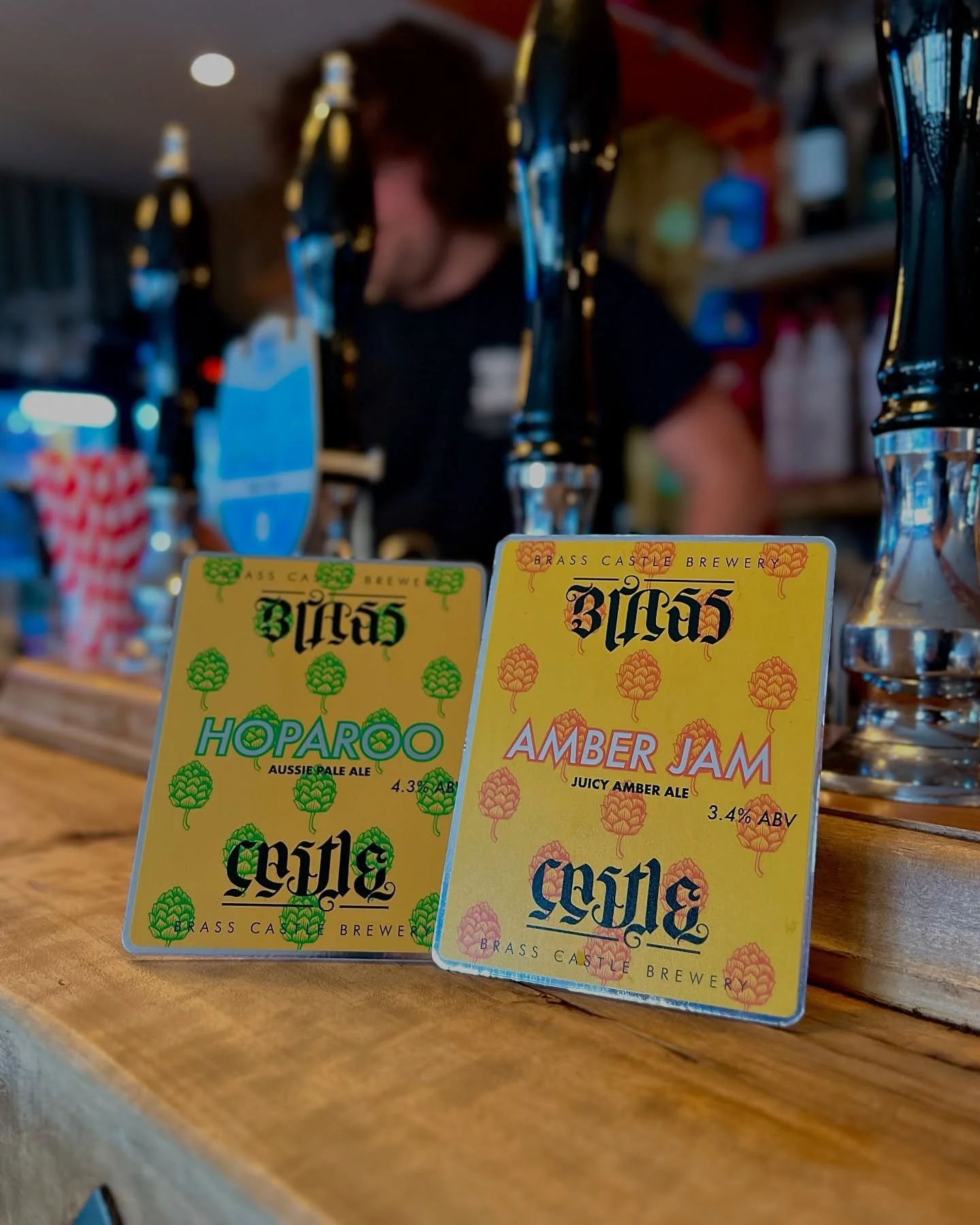 ✨CASK BEERS✨
Two of our newest cask releases have been flying through the taps in our Taphouse…
✨AMBER JAM 3.4% AMBER ALE - flavours of tropical fruits, citrus and grapefruit combined with a refreshing hop bite. 
✨HOPAROO 4.3% AUSSIE PALE A