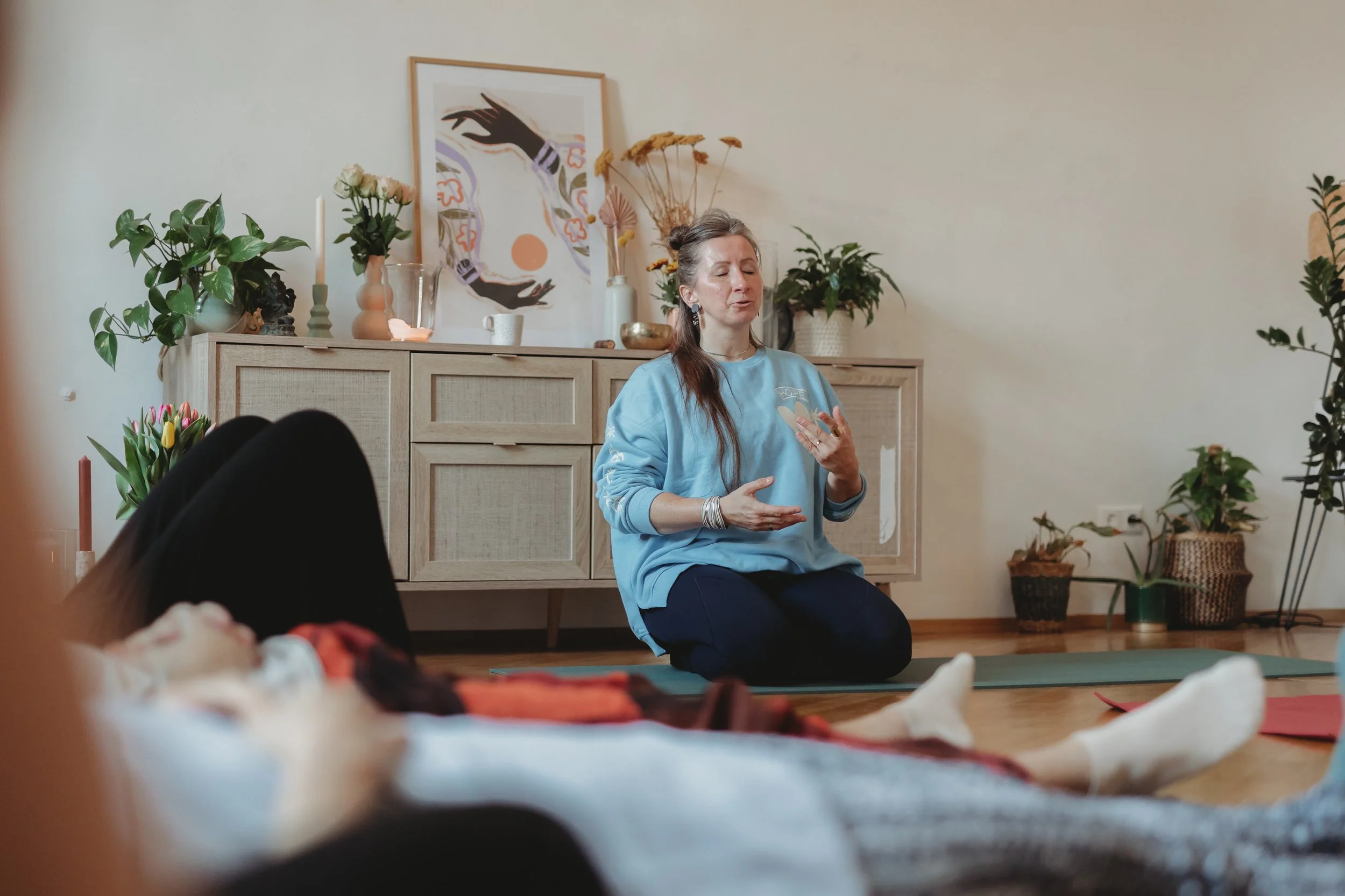 yoga yogagraz yogaingraz ashtangayoga yinyoga yin tcm embodiment women frauenkreis