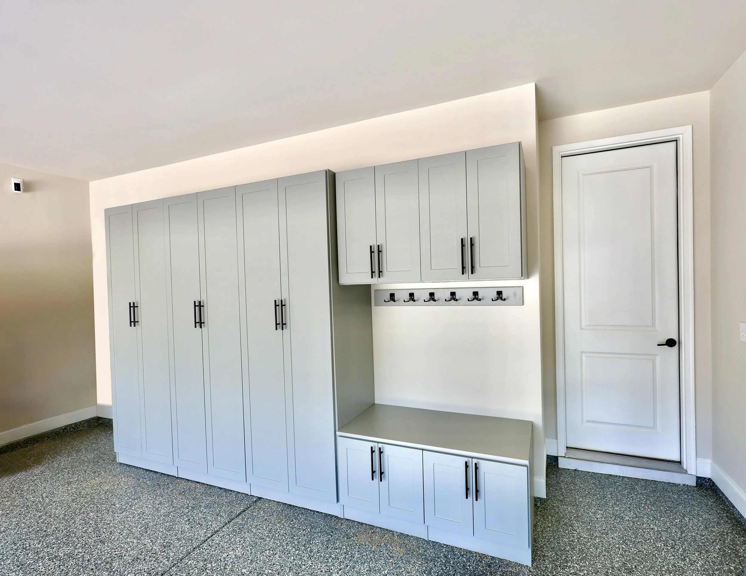Garage Unit with Bench