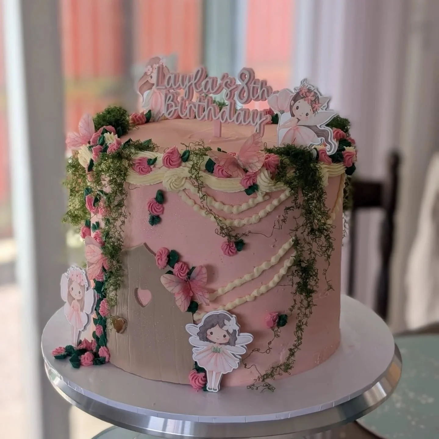 🧚🏼&zwj;♀️ fave from the weekend 🧚🏼&zwj;♀️

Chocolate sponge fairy themed cake for Layla's 8th birthday 🩷 honestly exactly what I'd ask for at 8! ... And maybe in my 30s too 😅

Gorge topper and fairies from @prettyglamtoppers ✨

.

.

.

#cake #