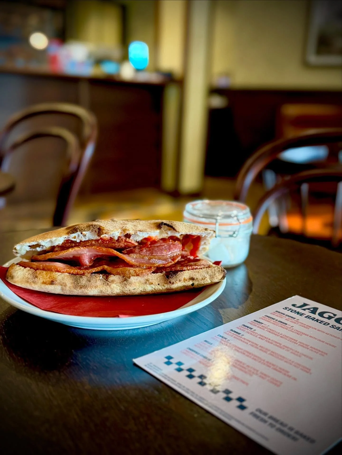 🥓 BEST BACON SARNIE IN WURVS
📍 Available every day 9am til 3:30pm at @themoonbysea 

#pizza #sandwich #food #newyork #london