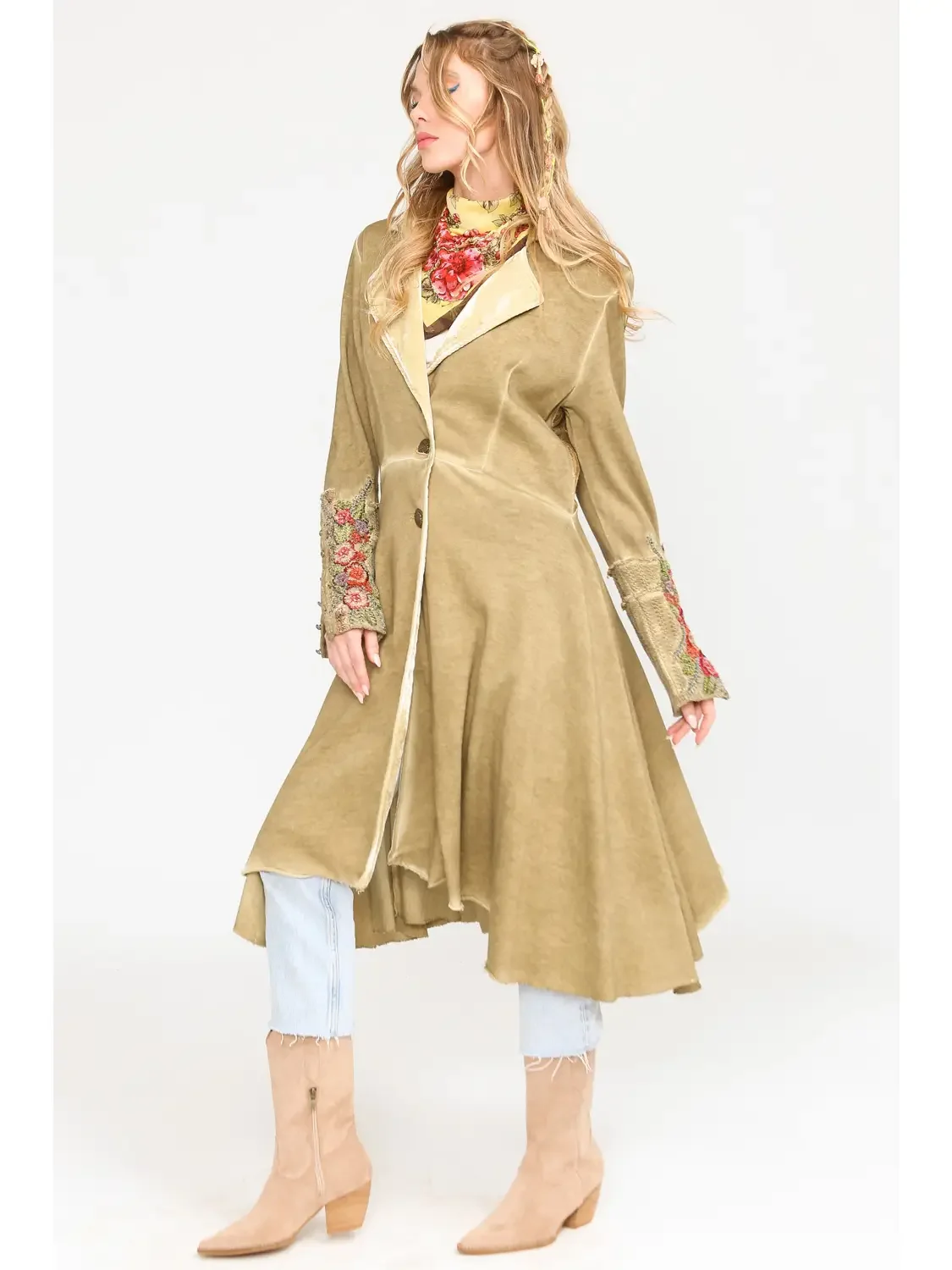 aratta coat 2.webp