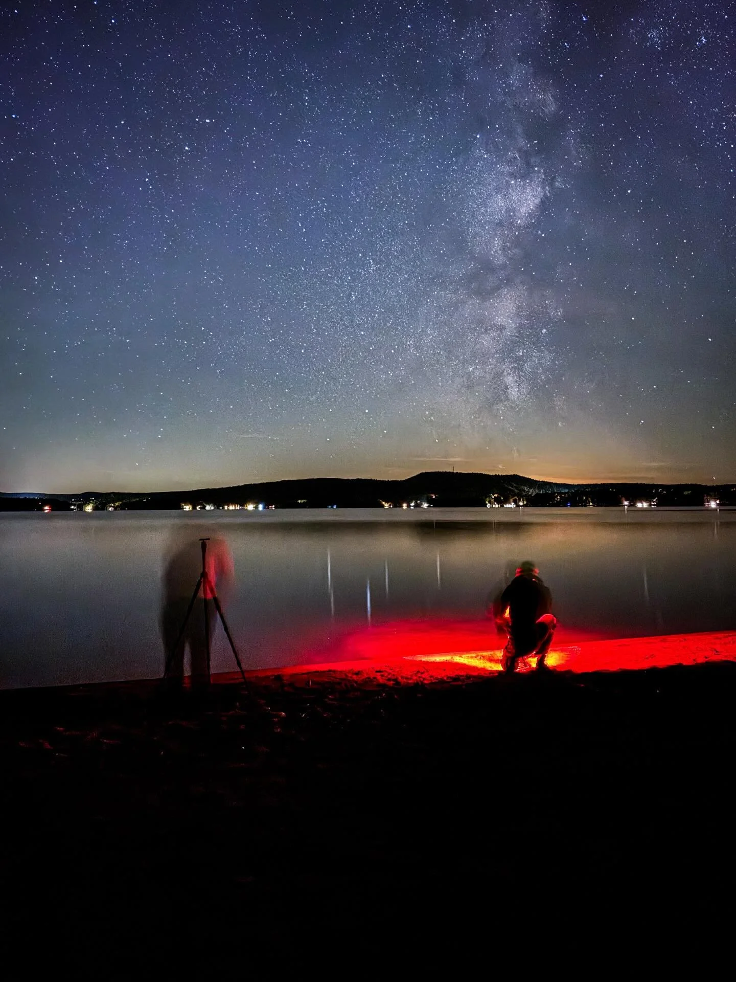 The glow you see behind the hill is from the town of Carleton Place. Even around midnight, the town was producing enough light pollution to brighten the sky. From this spot, about 70 km north of it, we were finally far enough to see the Milky Way ris