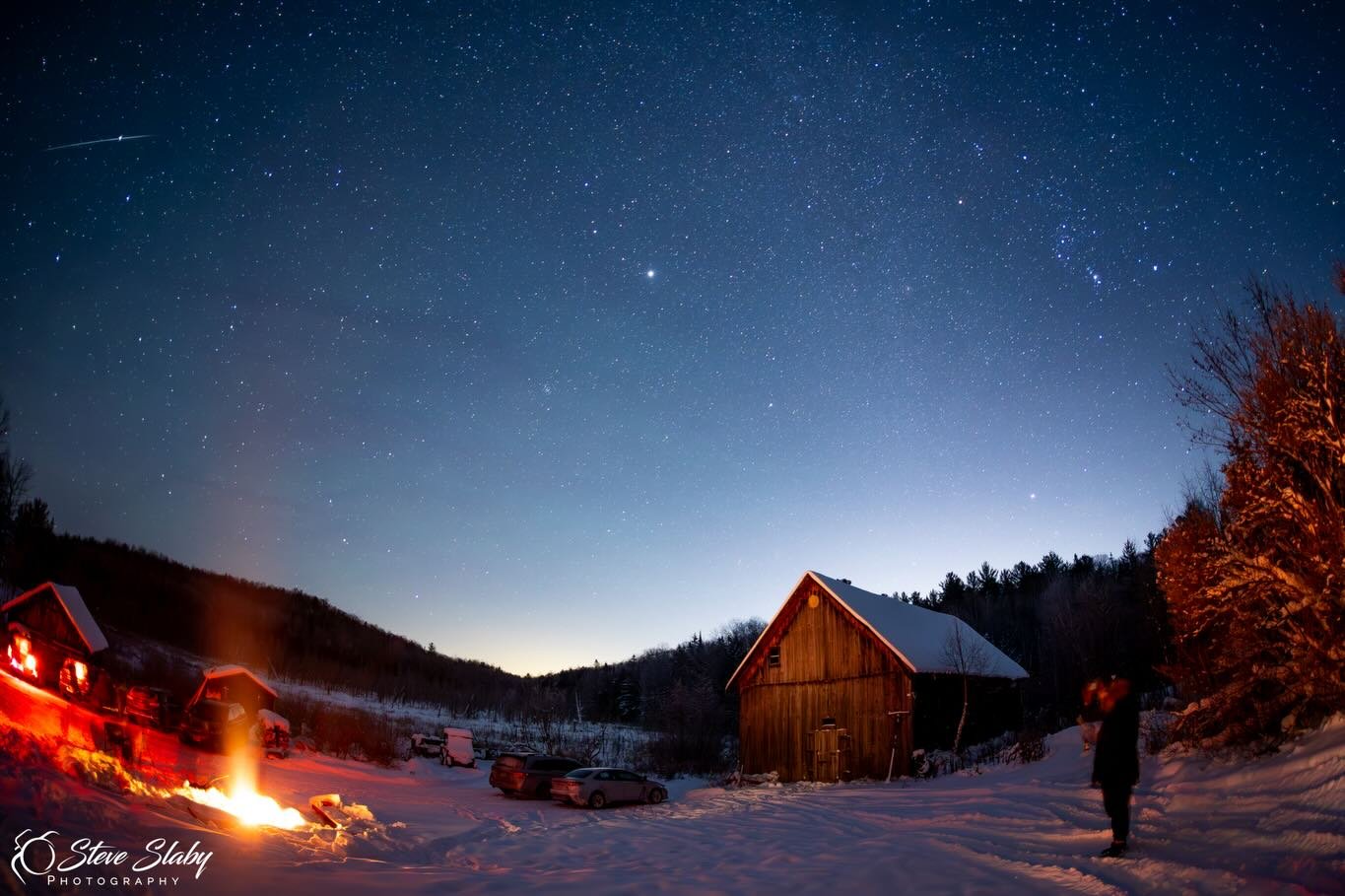 Grateful to have these moments captured by @steveslabyphotos , an Ottawa-based photographer and close friend, who joined us at the Geminids meteor party. These photos perfectly capture the stillness and magic of a true Canadian winter night. We can&r