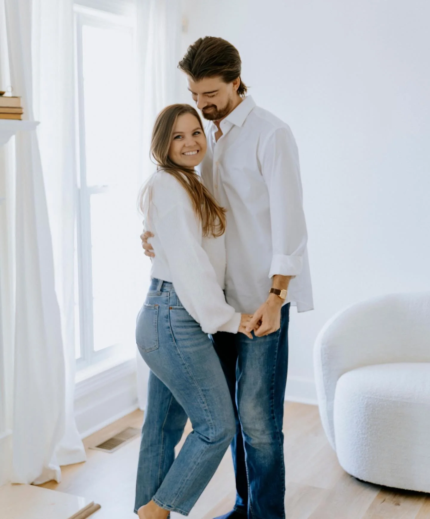 Hi, I&rsquo;m Lauren, the owner and creator of Hex Company Honey 🤍

Georgia girl, mama of two, raising my family with my husband in the place I&rsquo;ve always called home. I&rsquo;ve always loved homemaking, creating from scratch, and sharing good 