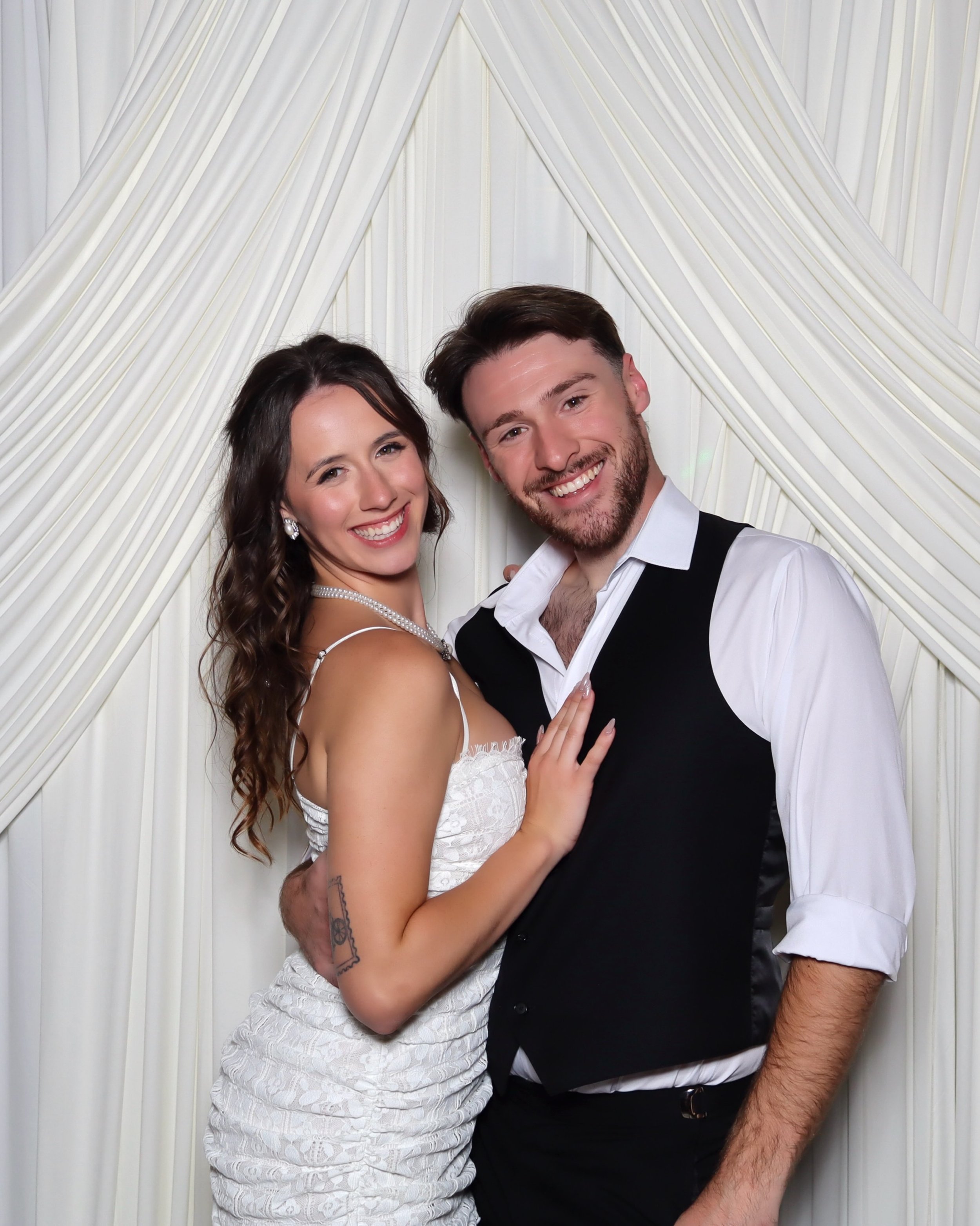 The McLoughlins - 06.18.2026 🕊️

[MN photobooth, Minnesota photobooth, Twin Cities photobooth, Wedding photobooth, Event photobooth, Luxury photobooth]