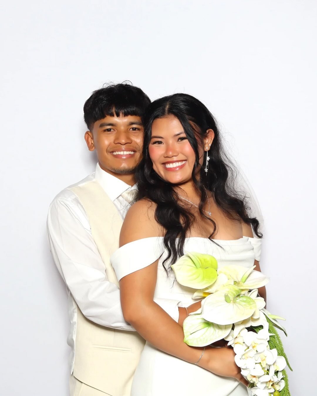 Lay &amp; Hsa - 07.31.2026 🕊️

[MN Photo Booth, Minnesota Photo Booth, Twin Cities Photo Booth, Luxury Photo Booth, Wedding Photo Booth]