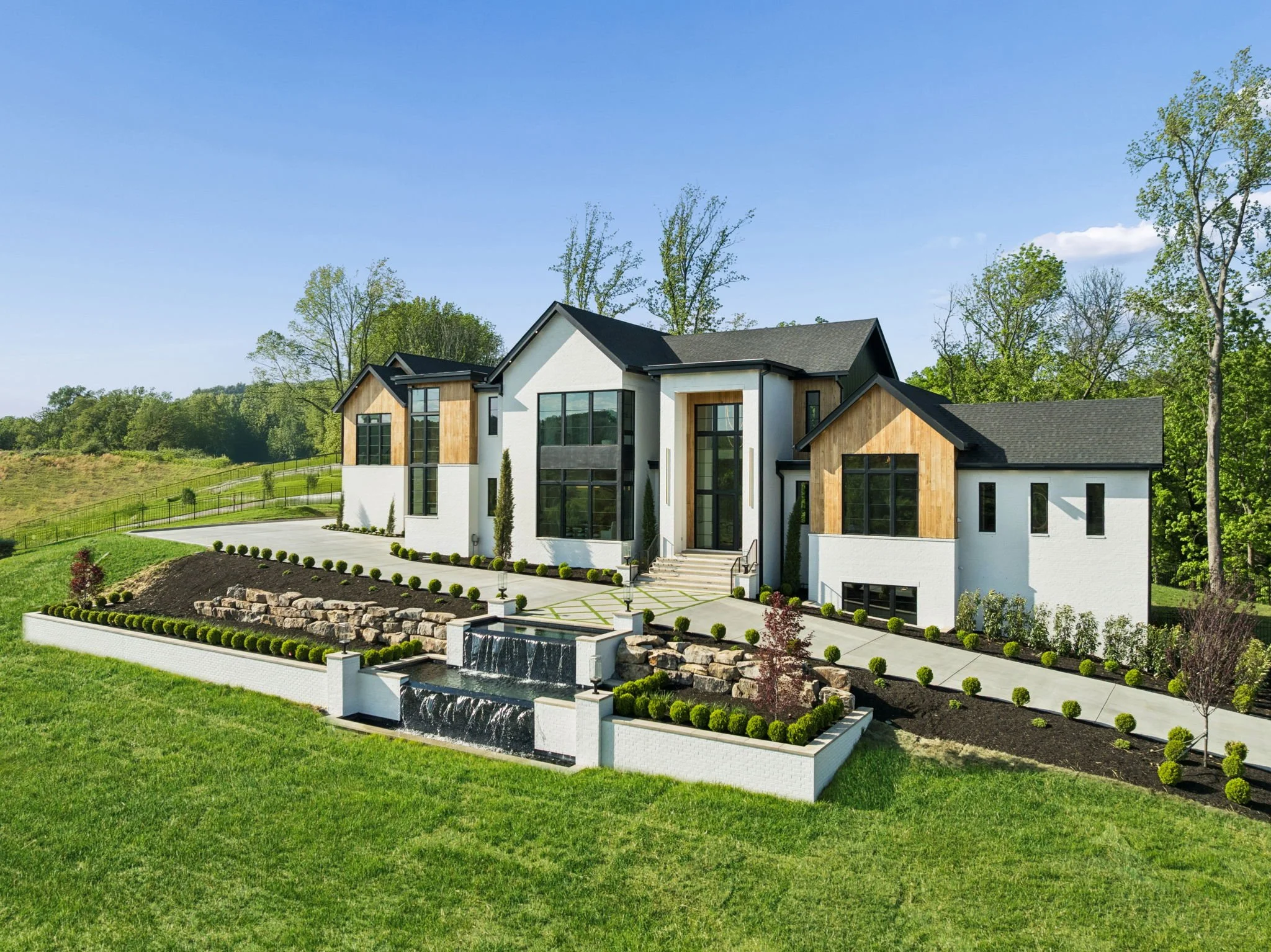 592-9636 Concord Rd - 369 V2.jpg