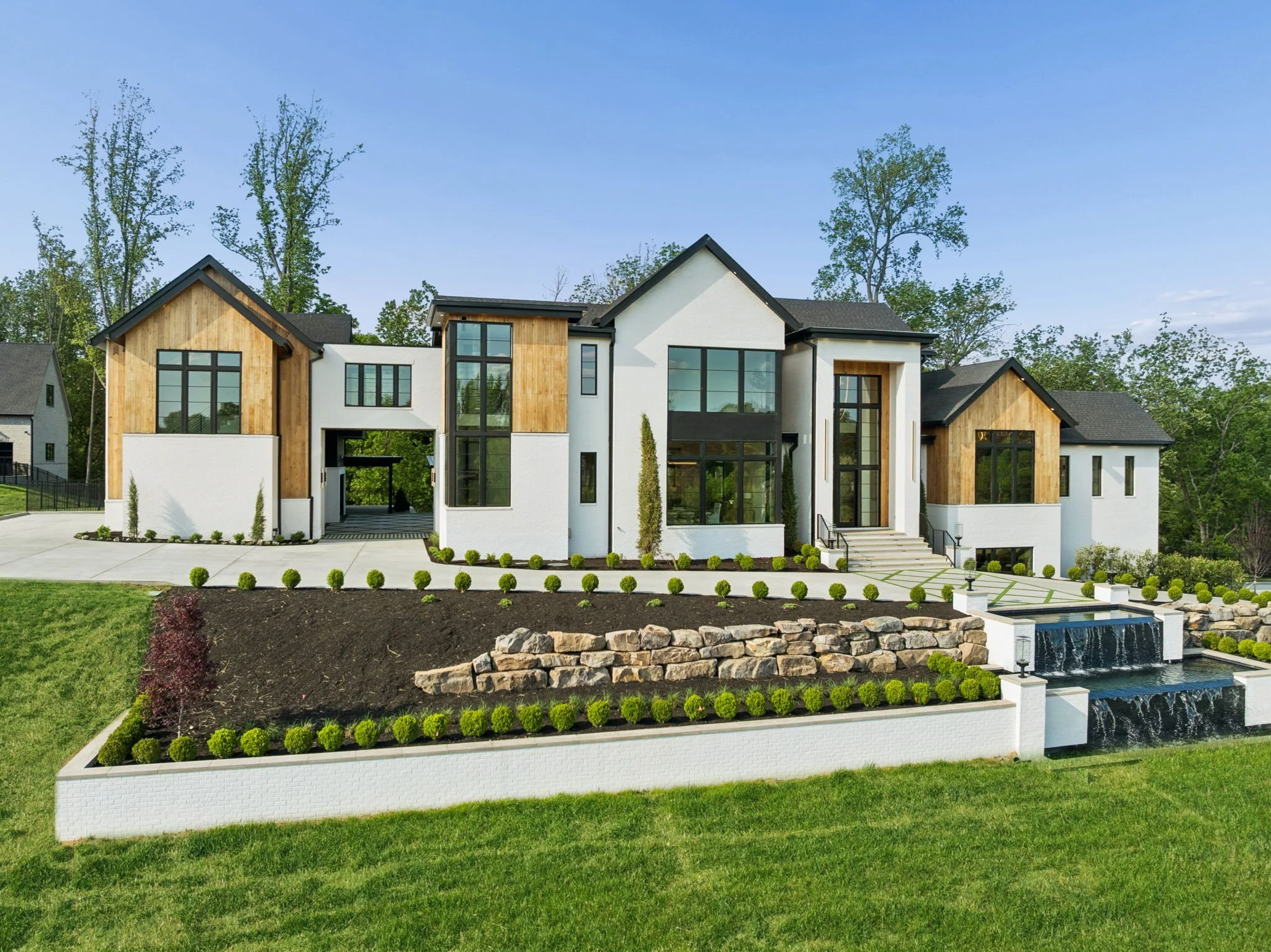 388-9636 Concord Rd - 389.jpg