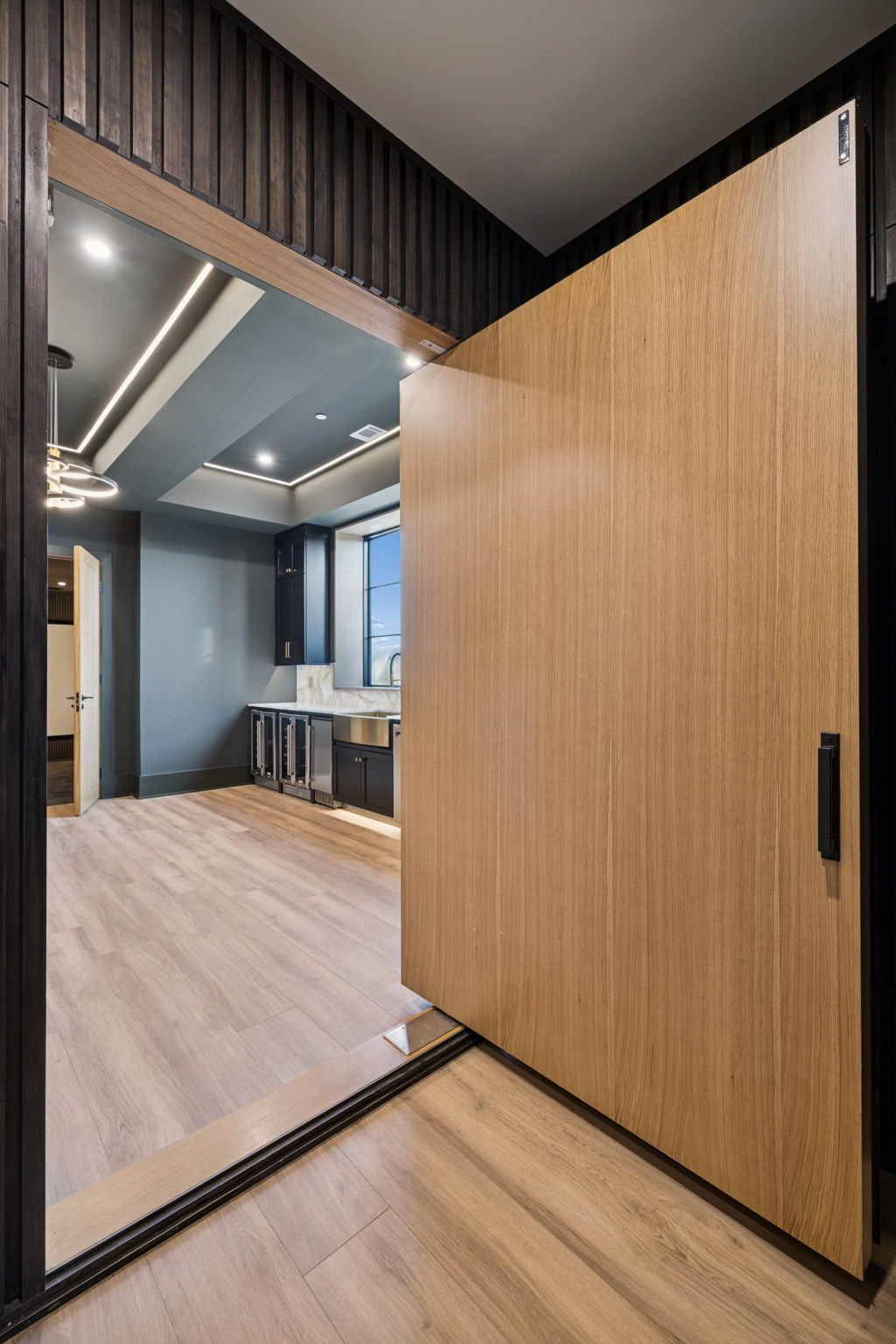 317-9636 Concord Rd - 303.jpg