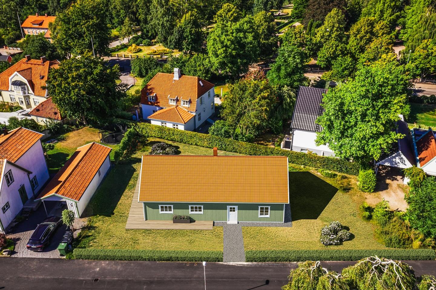 Vi har f&aring;tt i uppdrag att visualisera in Fiskarhedenvillans husmodell p&aring; den befintlig tomt som ska s&auml;ljas🏡📸 

@fiskarhedenvillan_helsingborg 
@valvetmaklarfirma 
@sh.ritningar 

Beh&ouml;ver du hj&auml;lp med liknande projekt s&ar
