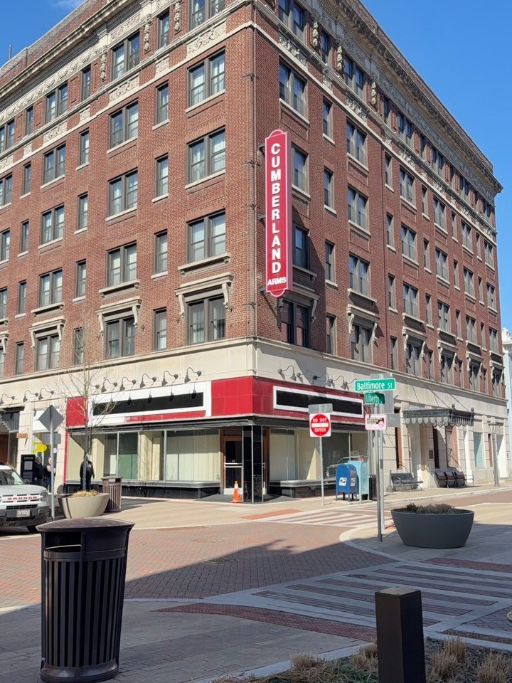 Add a little bit of Sunshine and the City comes to life! Do yourself a favor and get outside today and soak it up! @cityofcumberlandmd @marylandwithpride @live.work.maryland @mountain_maryland #sunshine #spring #maryland