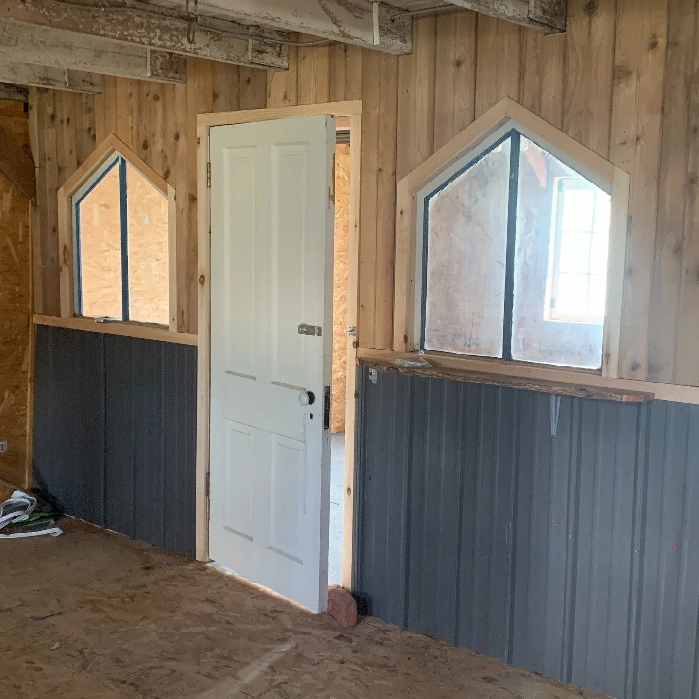 WORK STUDIO AVAILABLE

This is a small (est. 150 sq feet) work-only studio with a private door, and bright windows (on three walls) on the second floor of the ARQ Barn. Access to a shared bathroom (second floor, stair access), but there is no direct 