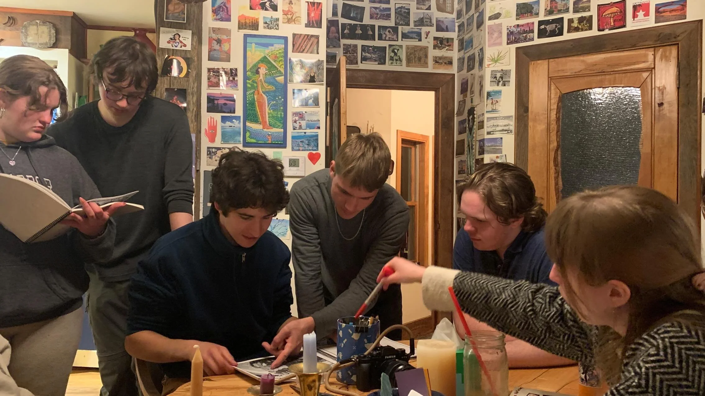 Last night the @arqbarnmecklenburg hosted a group of students from @scattergoodfriendsschool. The students are road-tripping from Iowa to Nova Scotia, and landed at ARQ through an alumni connection with one of our current residents! 

Scattergood is 
