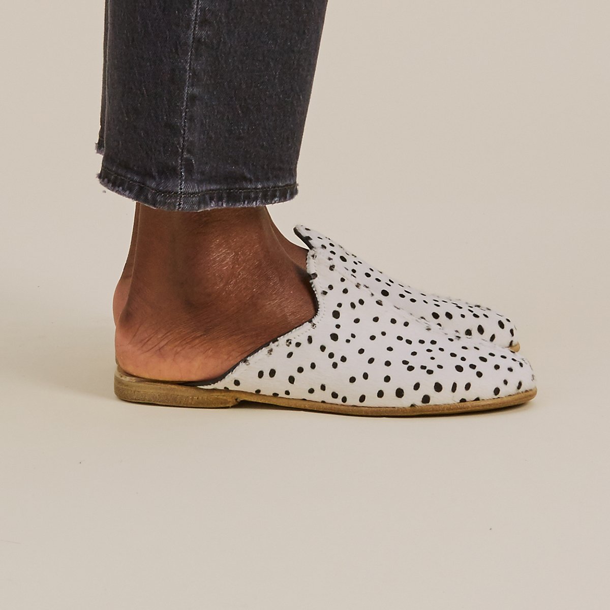sabah-dealer-natural-leather-travel-shoes-handmade-handstitched-made-in-gaziantep-turkey-slipon-slipper-black-dot-womens-baba-5.jpg
