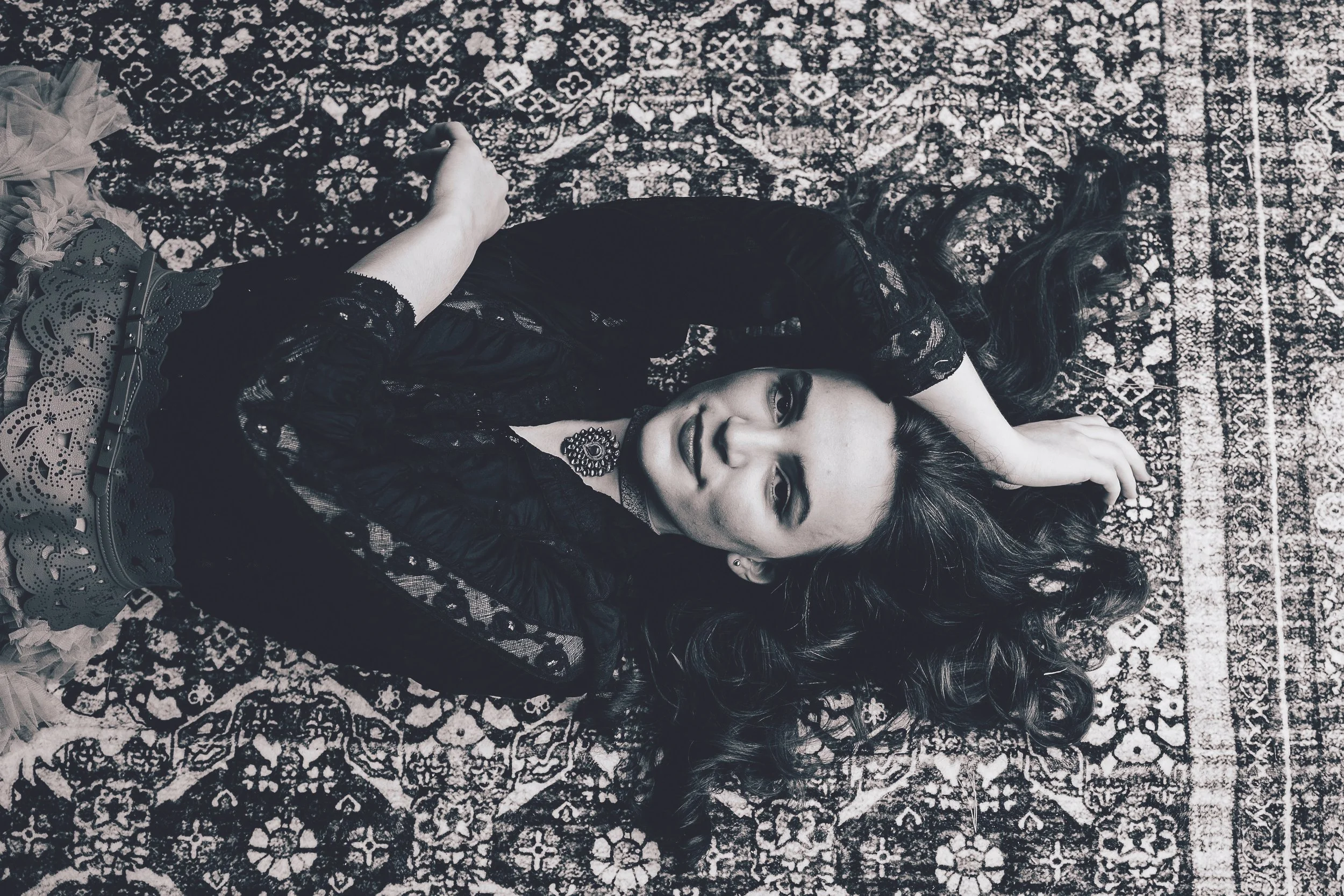 9 OliviaBarcelou_Juliana-Holck-4.jpg