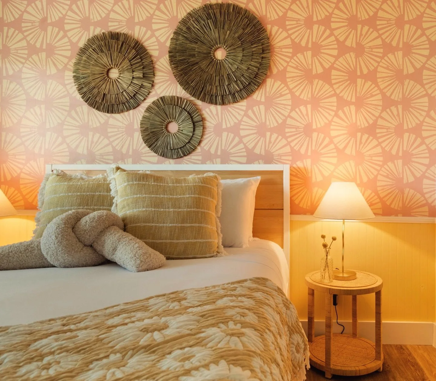 Throwback Thursday to this cutie room that screams &ldquo;welcome to the Florida sunshine&rdquo; and I said &ldquo;cool, let&rsquo;s never post you.&rdquo; 3 years later and she finally gets her own square. 🥹😆🤷🏽&zwj;♀️

#socialmediaisnotmystrongs