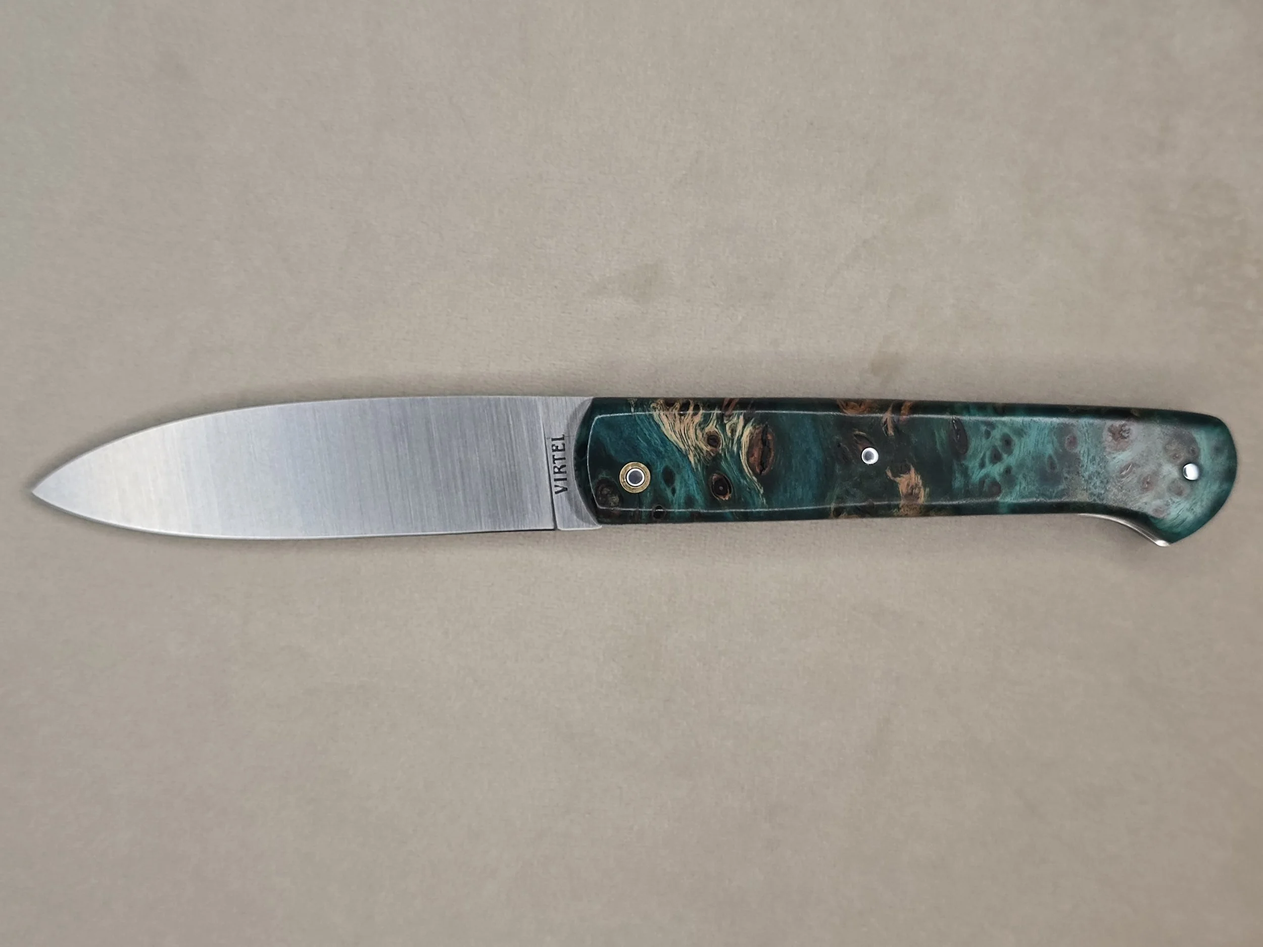 Couteau Le Maxou - Loupe de Peuplier Teintée / Acier Carbone C130
