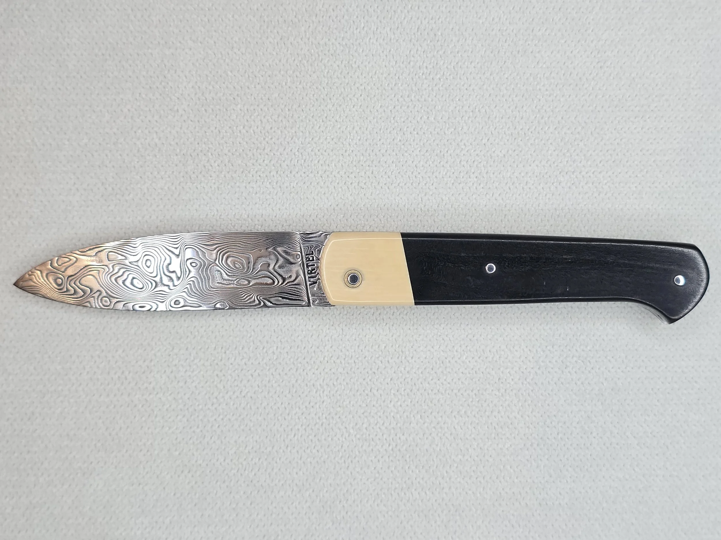 Couteau Le Maxou - Ébène du Gabon / Ivoire de Mammouth / Acier Damas Inox