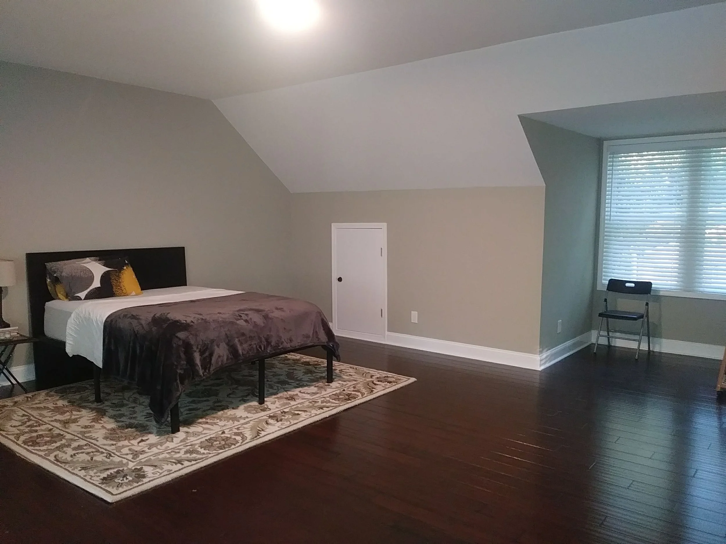 2nd upper bdrm.jpg