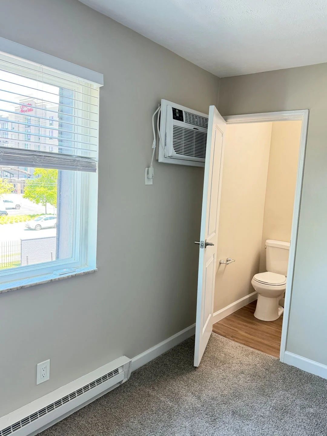 Our 2-bedroom apartment features a half bath connected to one of the bedrooms, giving you added privacy and comfort right at home. Whether you&rsquo;re getting ready in the morning, hosting guests, or simply enjoying your own space, this thoughtful f