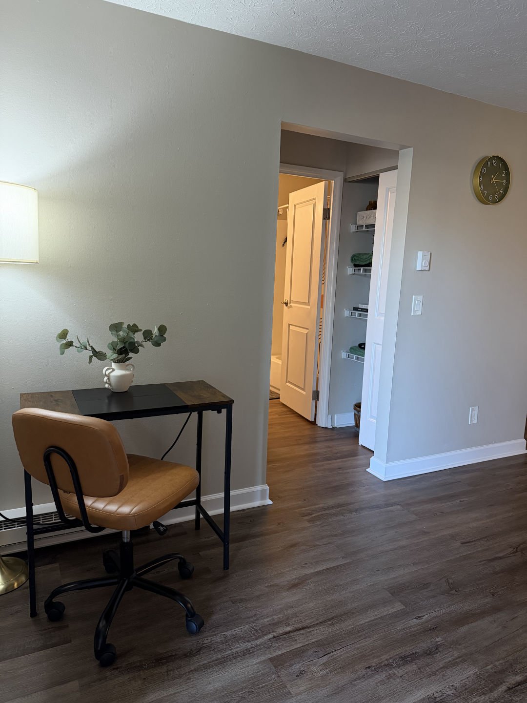 Our 1-bedroom apartments feature an open-concept layout that gives you the freedom to create a home that fits your lifestyle. From cozy living spaces to a dedicated work-from-home setup, there&rsquo;s room to make every corner your own. 🏡💻Our 1BR m