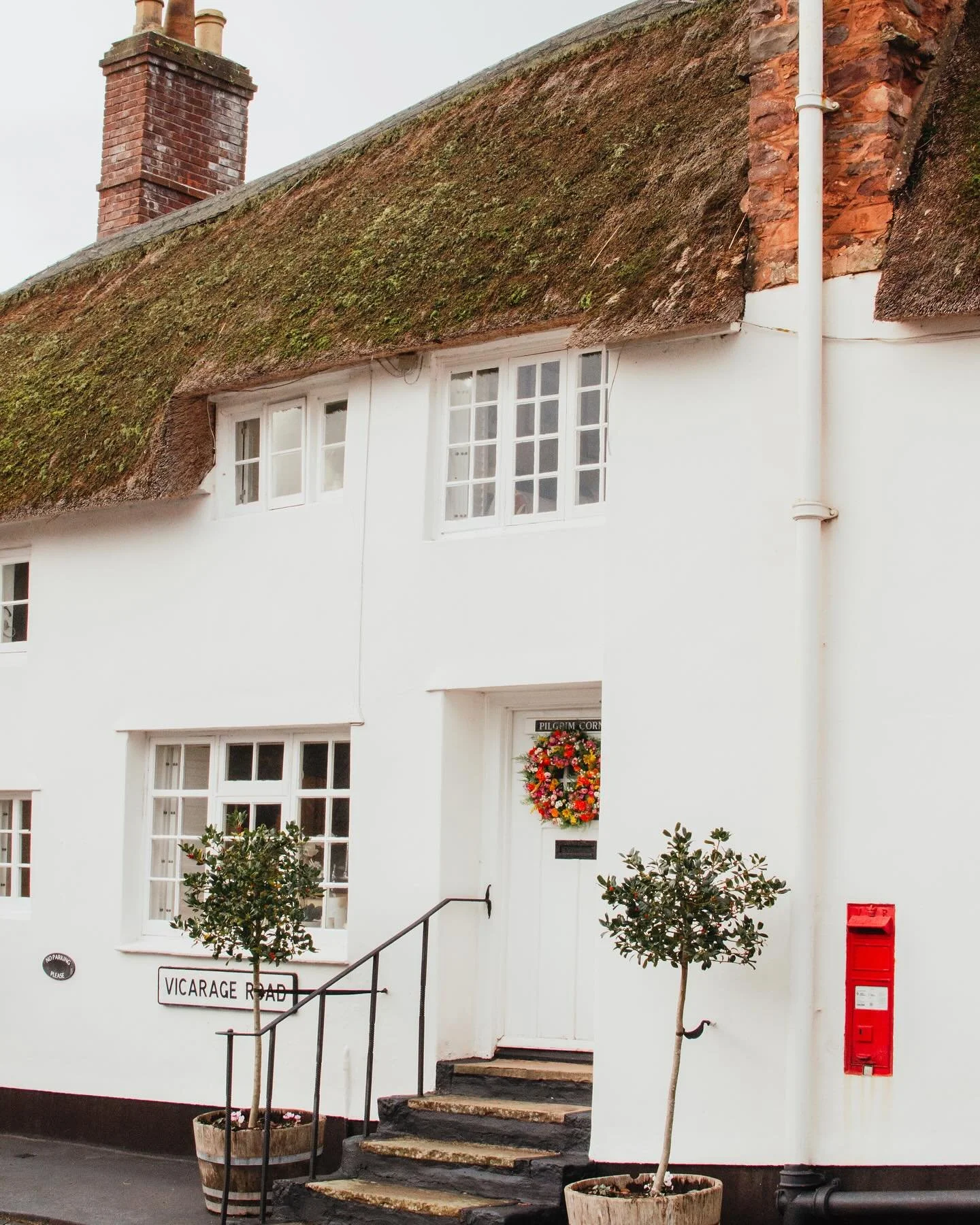 It&rsquo;s finally starting to feel like Spring! 💐 Have you thought about a Spring small wedding?
Celebrate with us, have your wedding at My Tiny Exmoor Wedding and treat your guests to their own luxury hot tubs and private gardens. 

Wreath @artifi