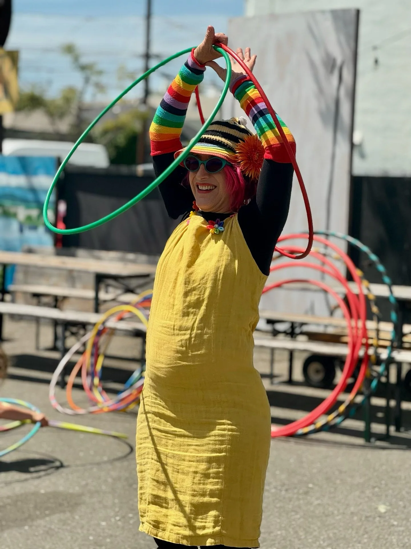 Join us at Webster Park today as we create art and hoop about! 

It&rsquo;s an Art Mob! Come paint and play 🌞✨

Today - Sunday, April 19th - here until 3pm!

Webster Park
1435 Webster Street
Alameda, CA

Come help us beautify Webster Park and decora