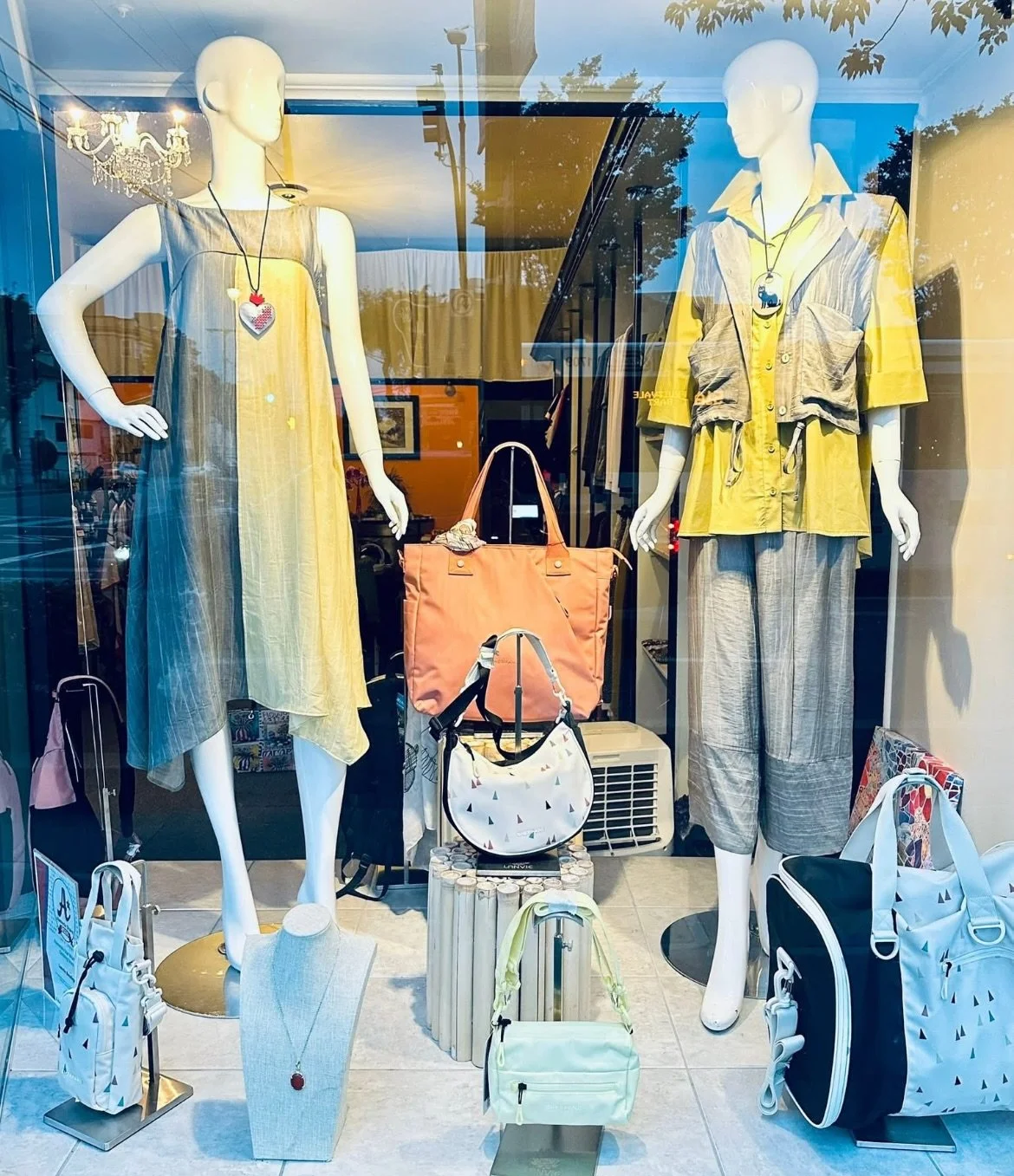 Mother&rsquo;s Day is coming up, and @lanvie.shop has put together a small selection of pieces that make easy, thoughtful gifts for every type of mom or mother figure in your life, including you! 

If you&rsquo;re still looking, feel free to stop by.