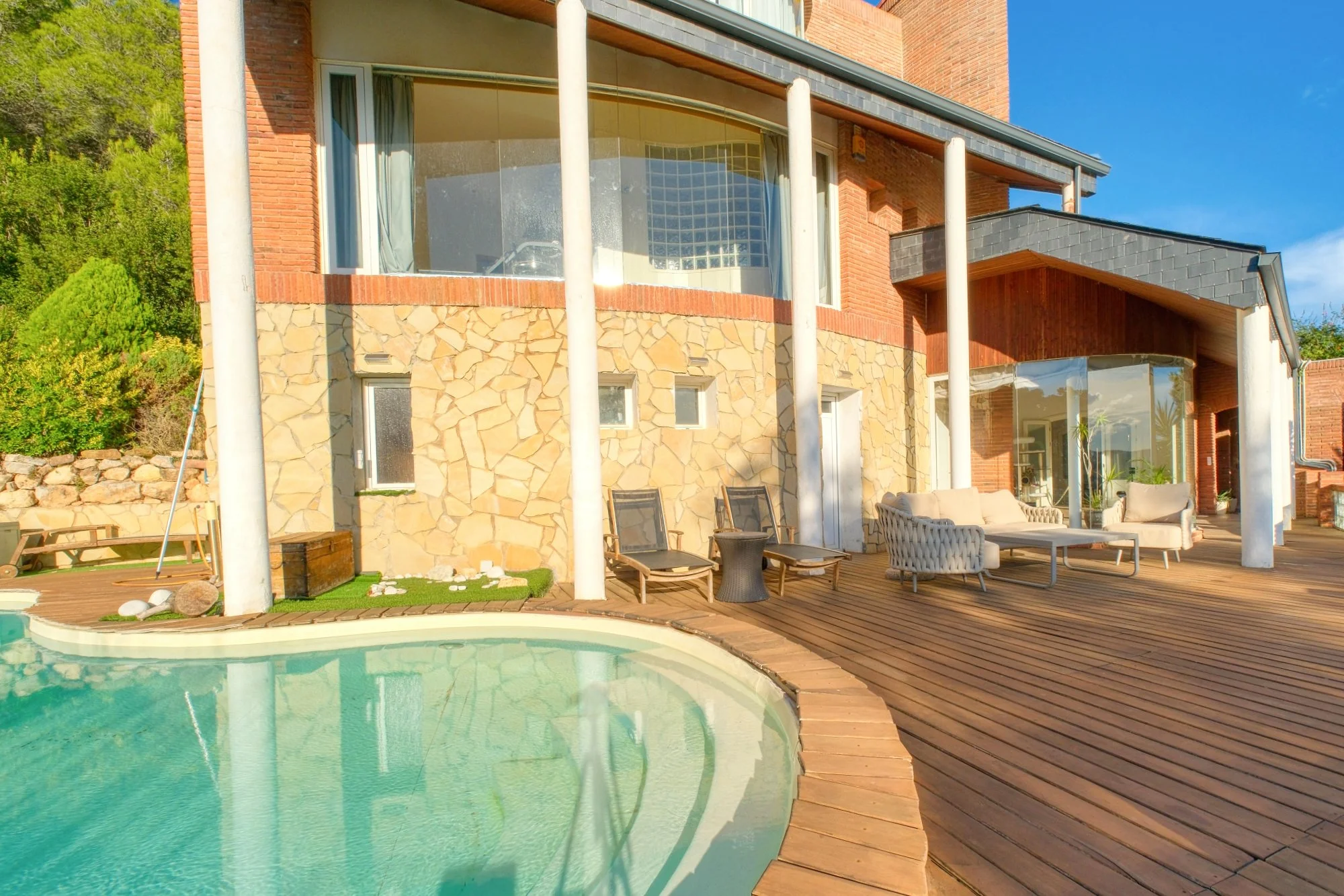 foto piscina casa de lujo barcelona