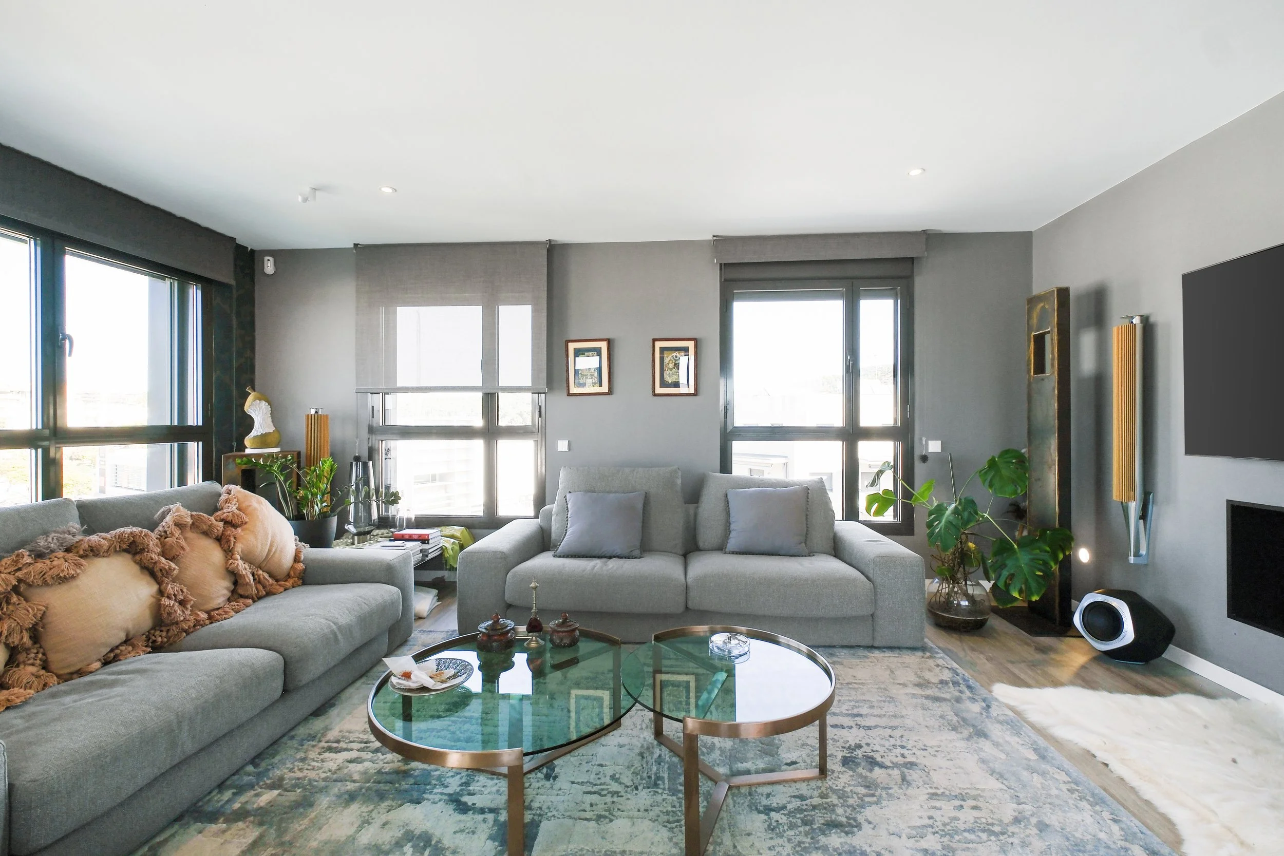 Sala de estar moderna de piso de lujo en Sitges en venta