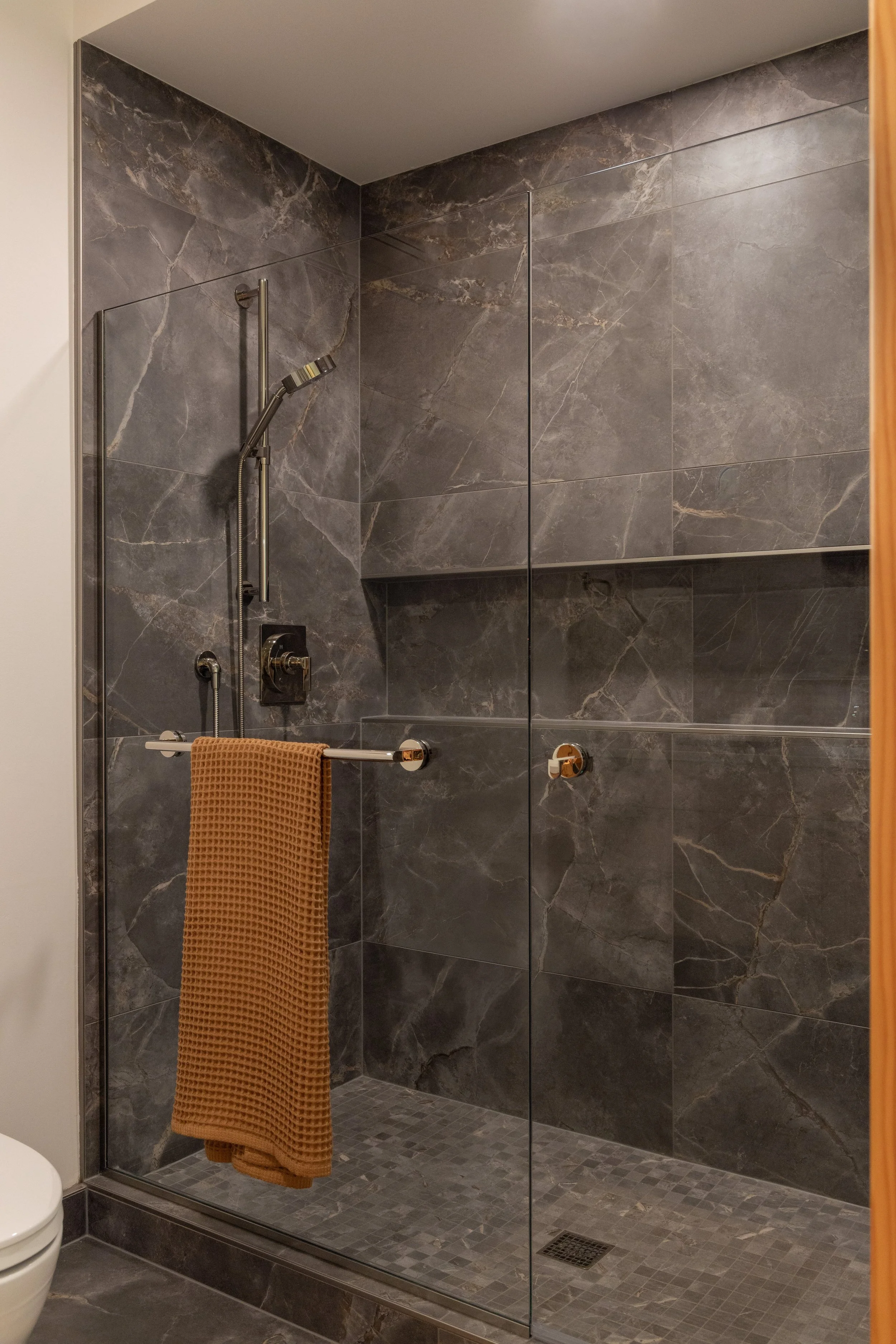 Skyline Basement_28.jpg