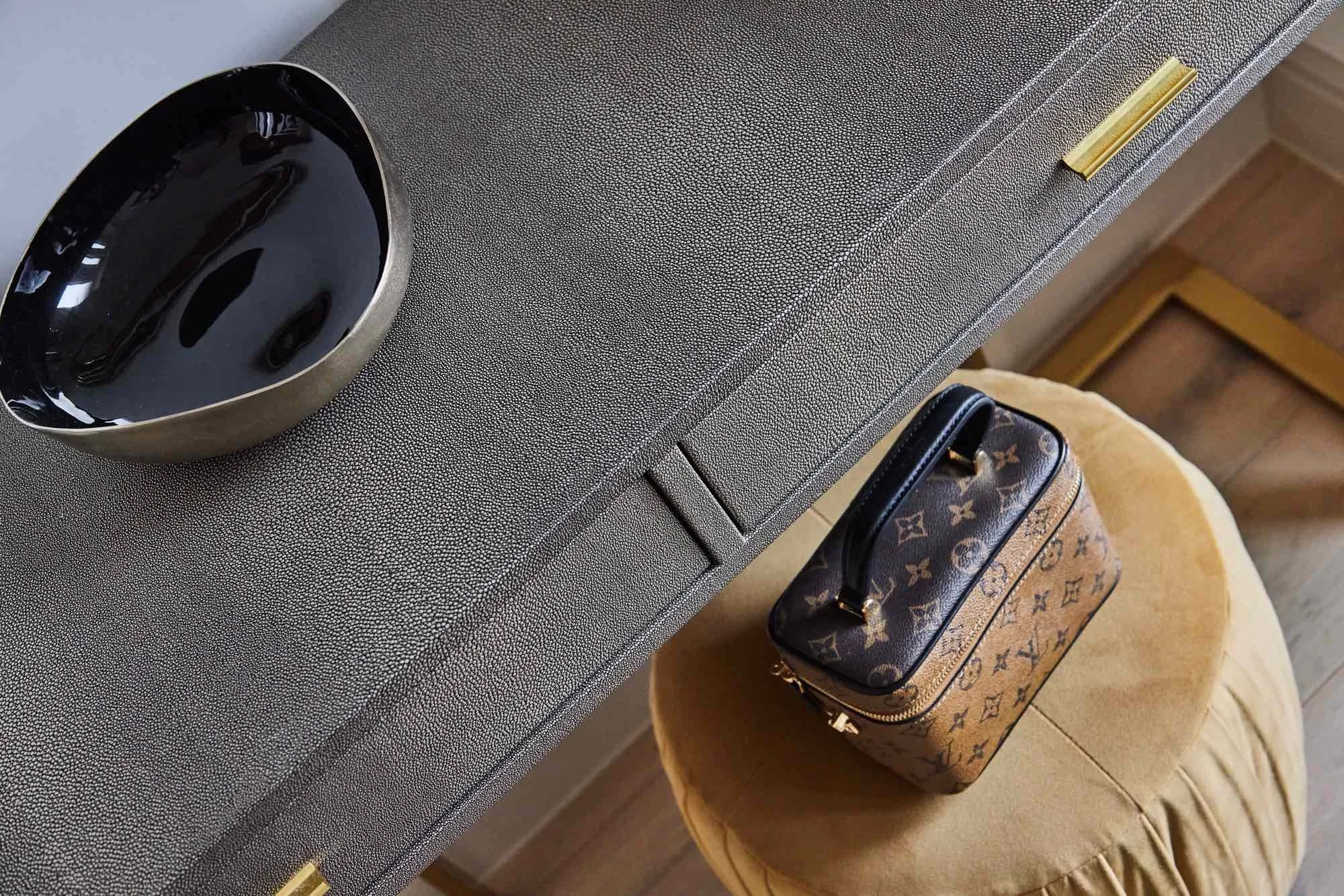 Wimbledon entrance console table interior design by Mond Design Interiors