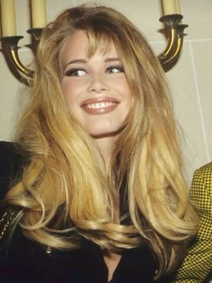 90s Claudia Schiffer Hair