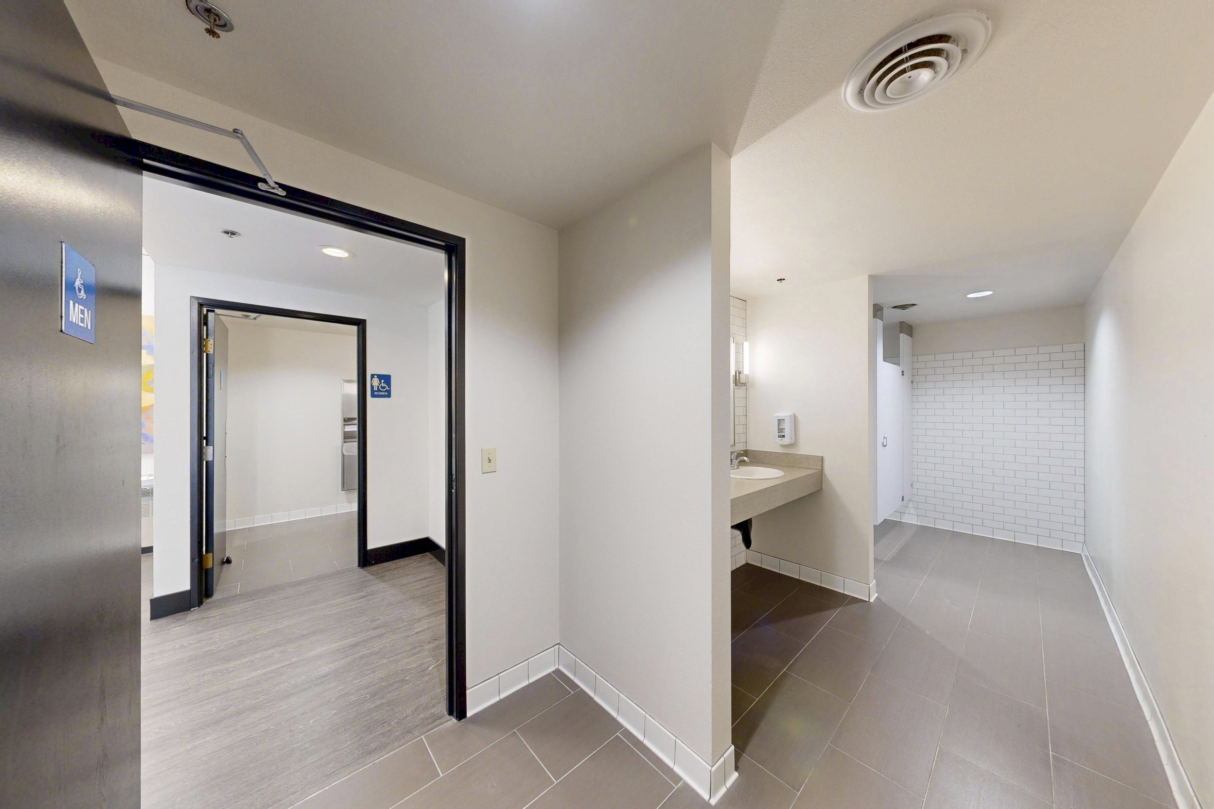 The-Hub_612_4th-Floor-ES_Common_12.jpg