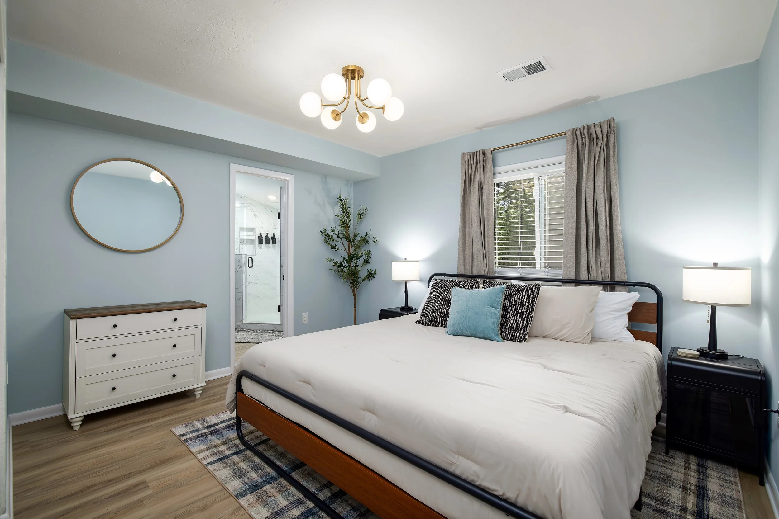 Signs Your Interior Paint Is Wearing Out and Needs Repainting