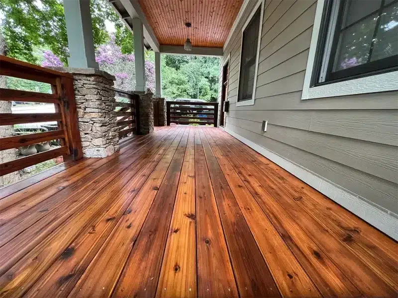 Popular Deck Stain Colors That Hold Up Well in Alabama Weather